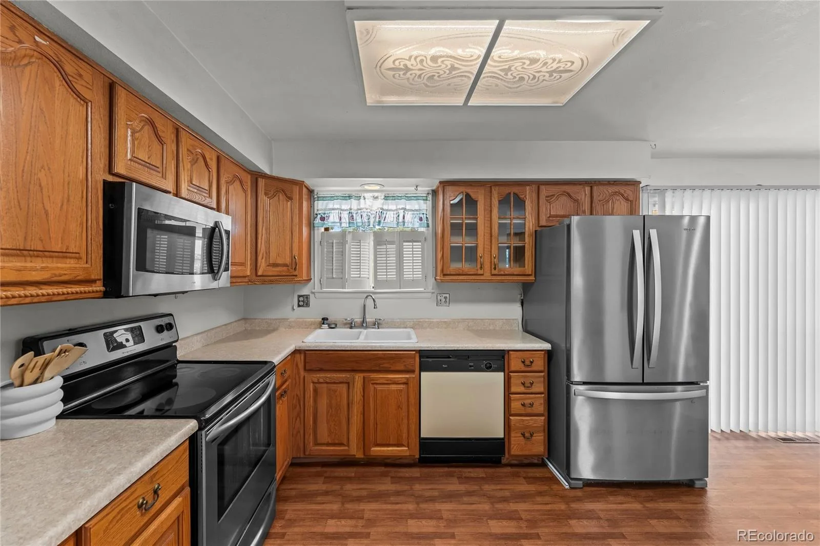 2591 S Eagle Circle Aurora CO 80014 | MLS #REC5962782 08162026050620 1600 7