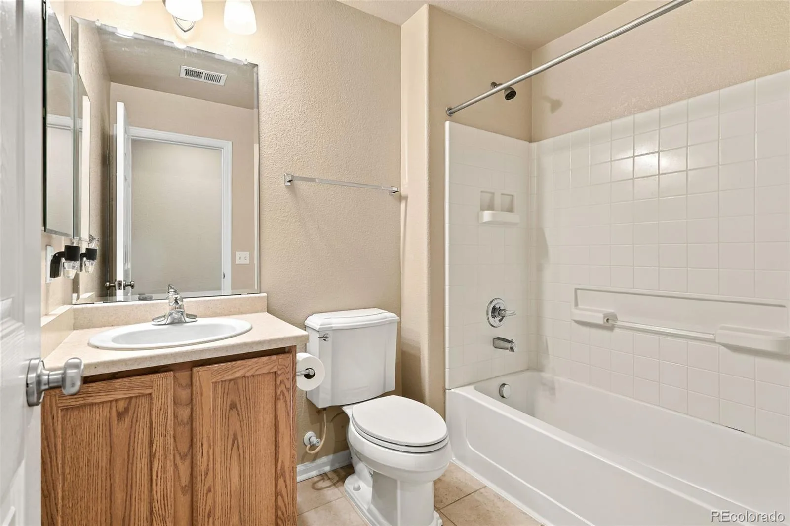 5526 Lewiston Street Denver CO 80239 | MLS #REC5963639 08172026050538 1600 19