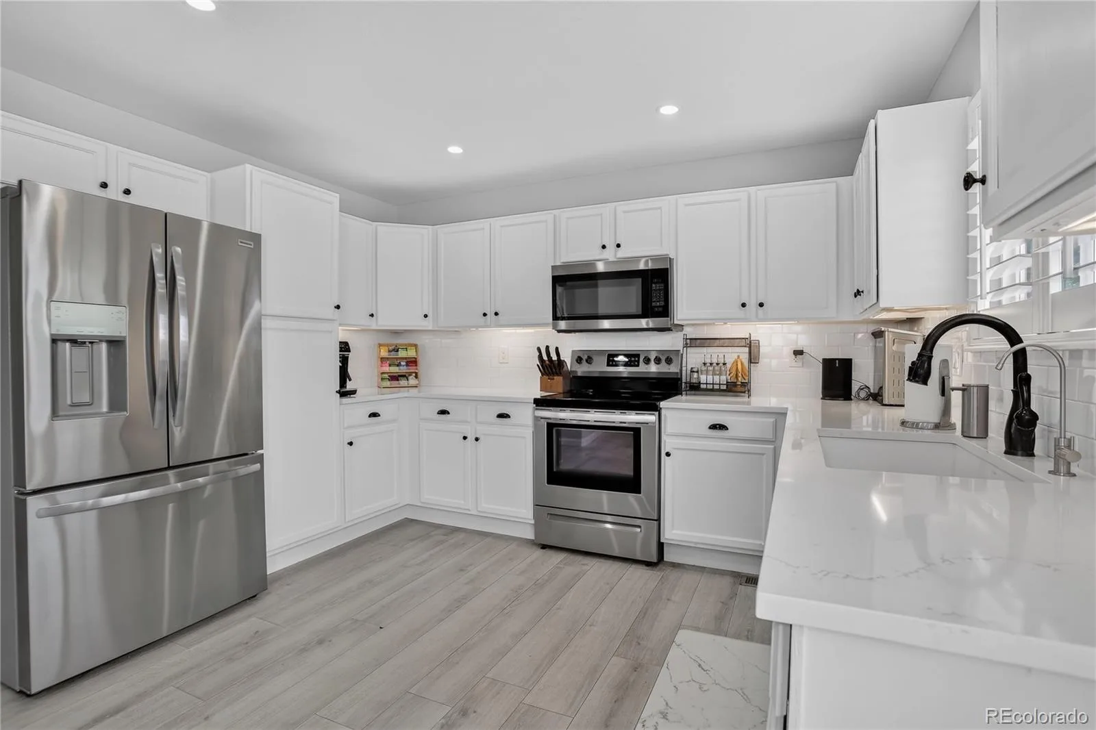 9576 High Cliffe Street Littleton CO 80129 MLS #REC5965603 07092026054543 1600 14