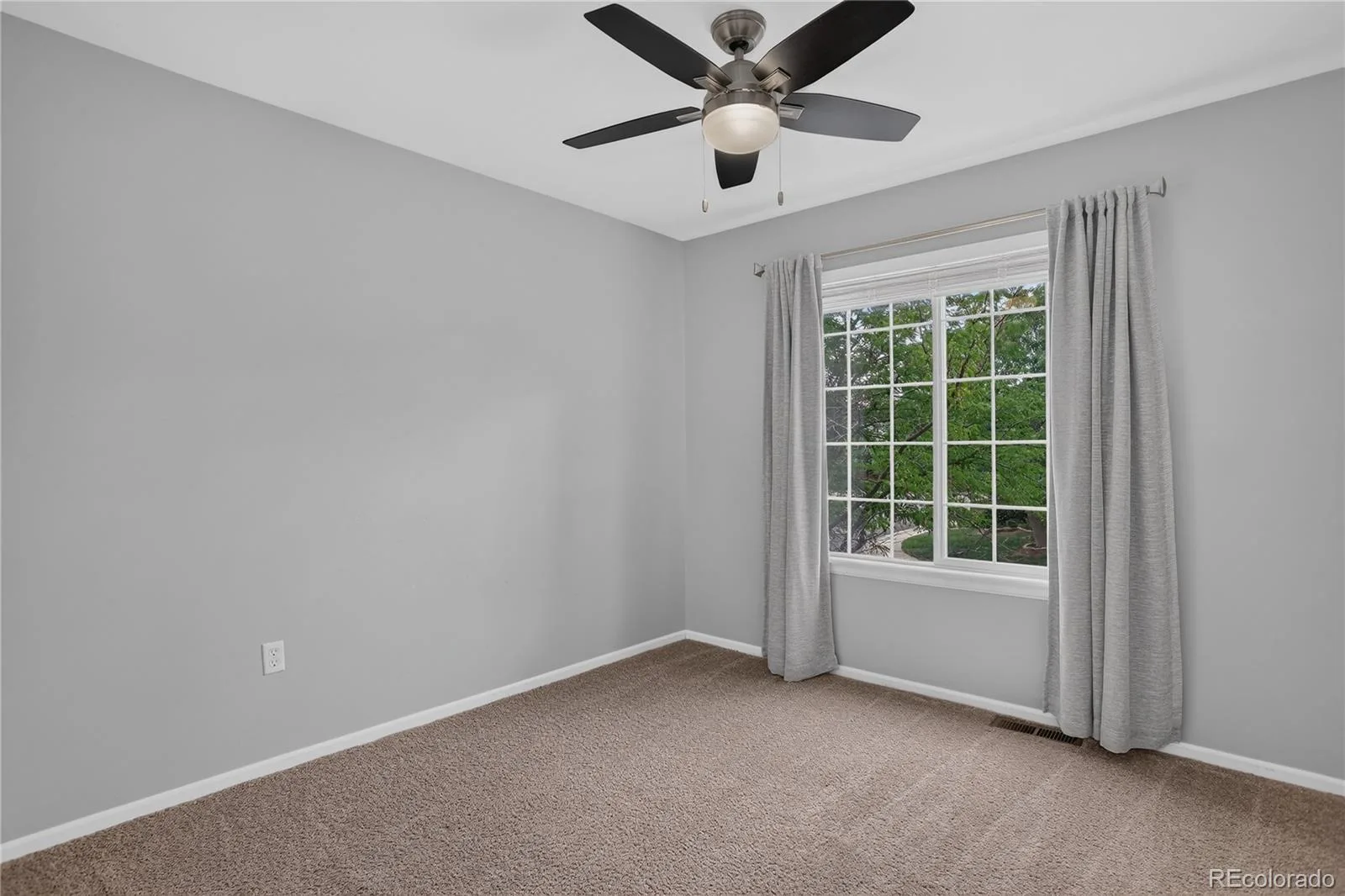 9576 High Cliffe Street Littleton CO 80129 MLS #REC5965603 07092026054543 1600 33