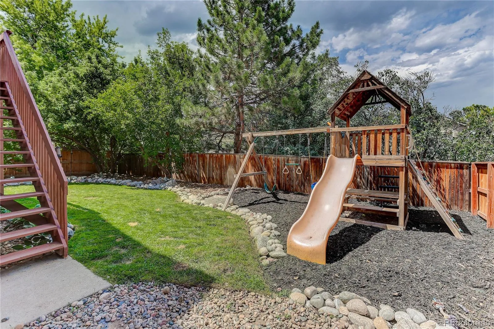 9576 High Cliffe Street Littleton CO 80129 MLS #REC5965603 07092026054543 1600 38