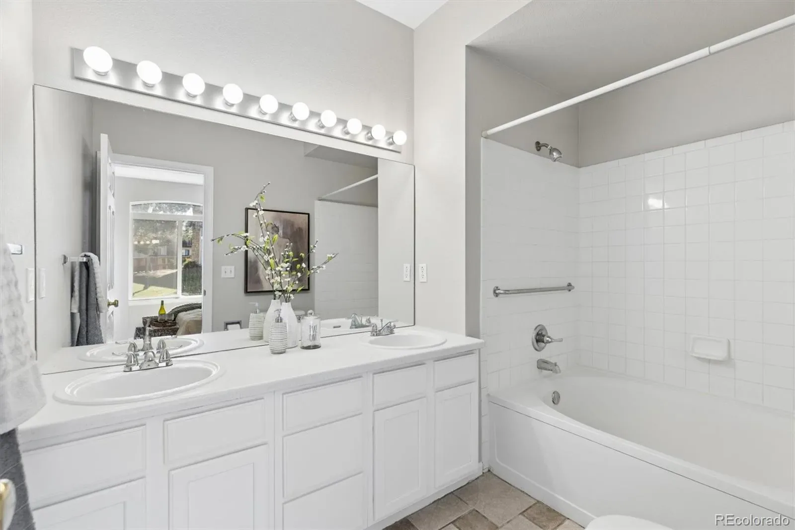 2575 S SYRACUSE Way #F101 Denver CO 80231 MLS #REC5966433 03202026150444 1600 13