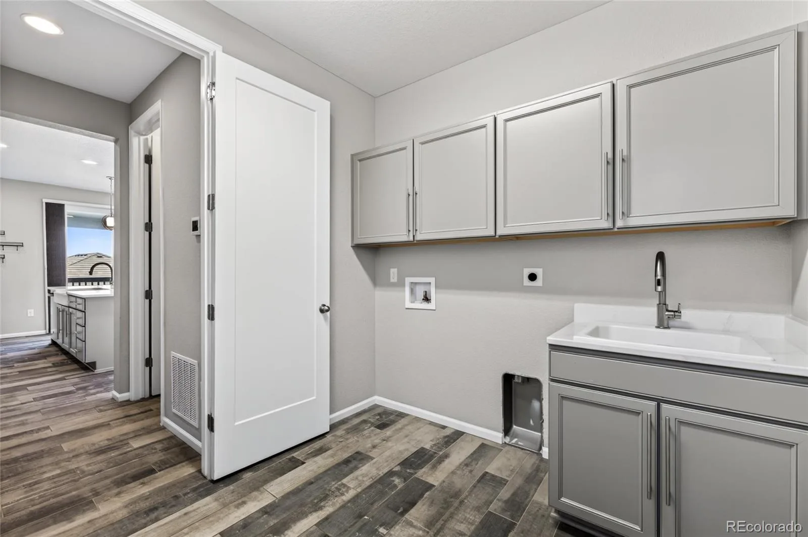 3423 Pacific Peak Drive Broomfield CO 80023 | MLS #REC5974014 07282026002801 1600 17