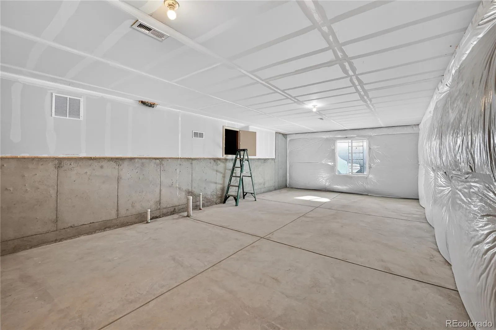 3310 N Denali Street Aurora CO 80019 | MLS #REC5978200 07302026195525 1600 18