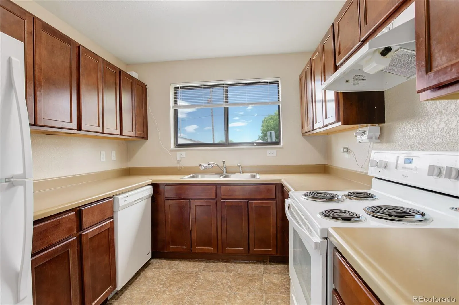 3518 S Depew Street #102 Lakewood CO 80235 MLS #REC5979955 04232026205314 1600 8