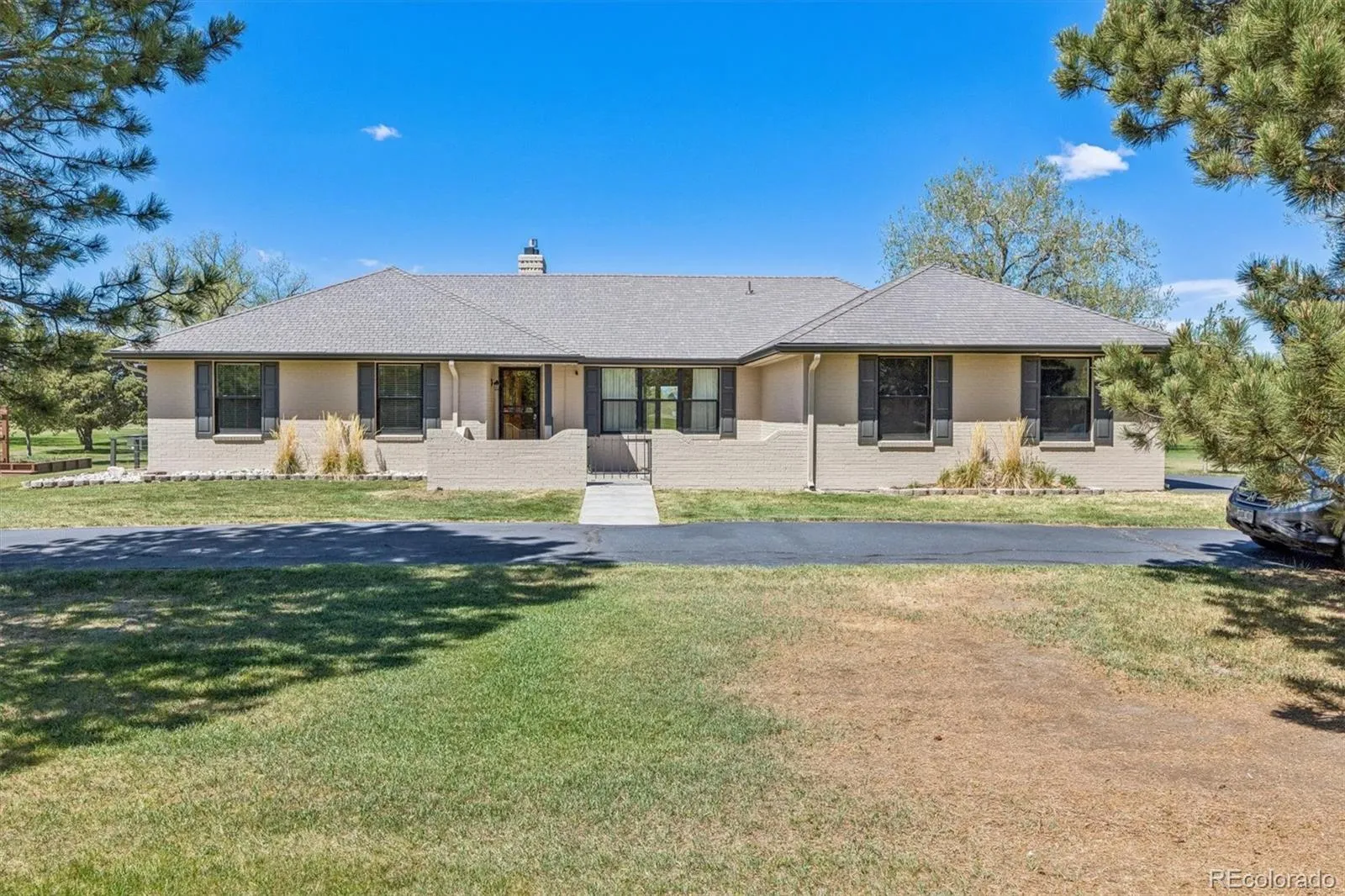 6587 S Helena Street Centennial CO 80016 MLS #REC5979962 05052026041411 1600 1