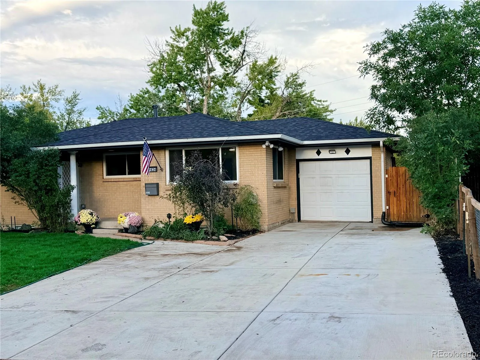 1624 S Yukon Court Lakewood CO 80232 | MLS #REC5982112 09222026112827 1600 1