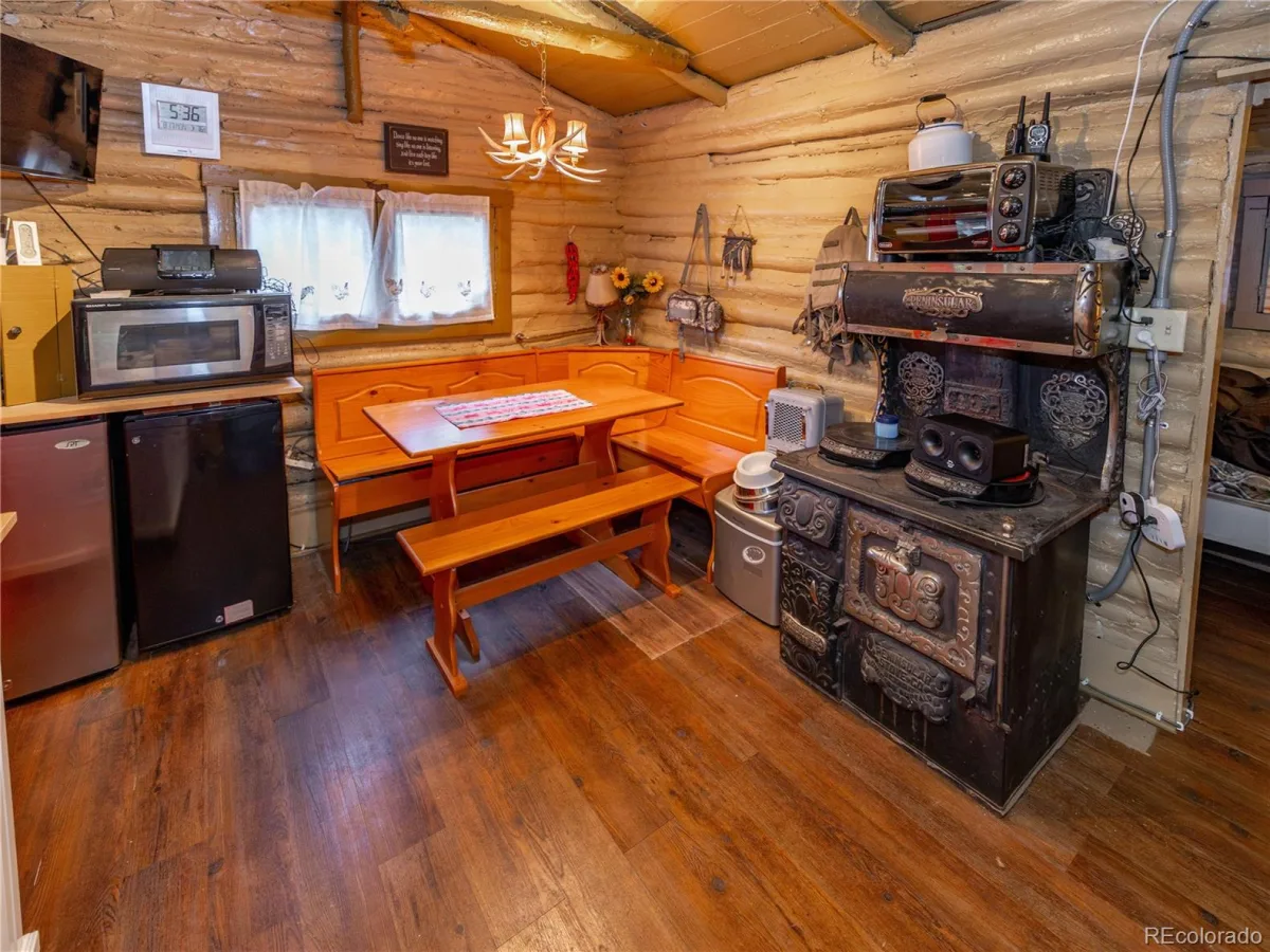 10637 Twin Spruce Road Golden CO 80403 | MLS #REC5983070 08212026034552 1200 5