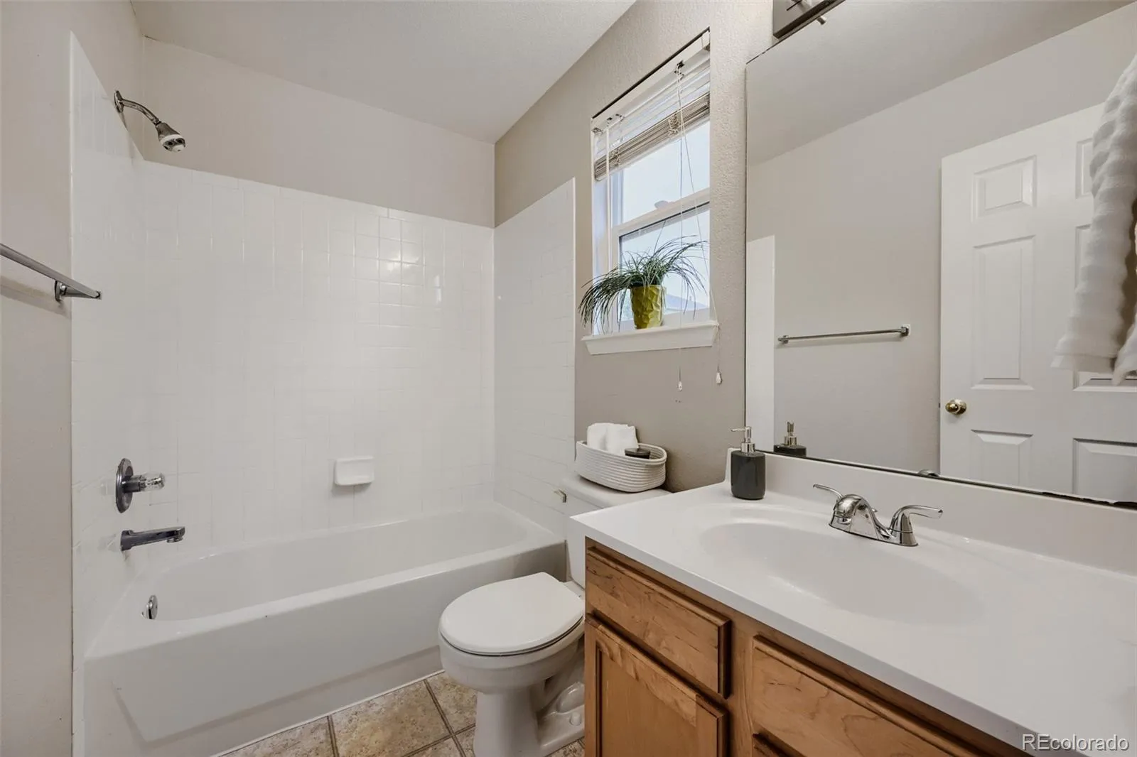 9068 Gale Boulevard #1 Thornton CO 80260 MLS #REC5986011 05192026053643 1600 23