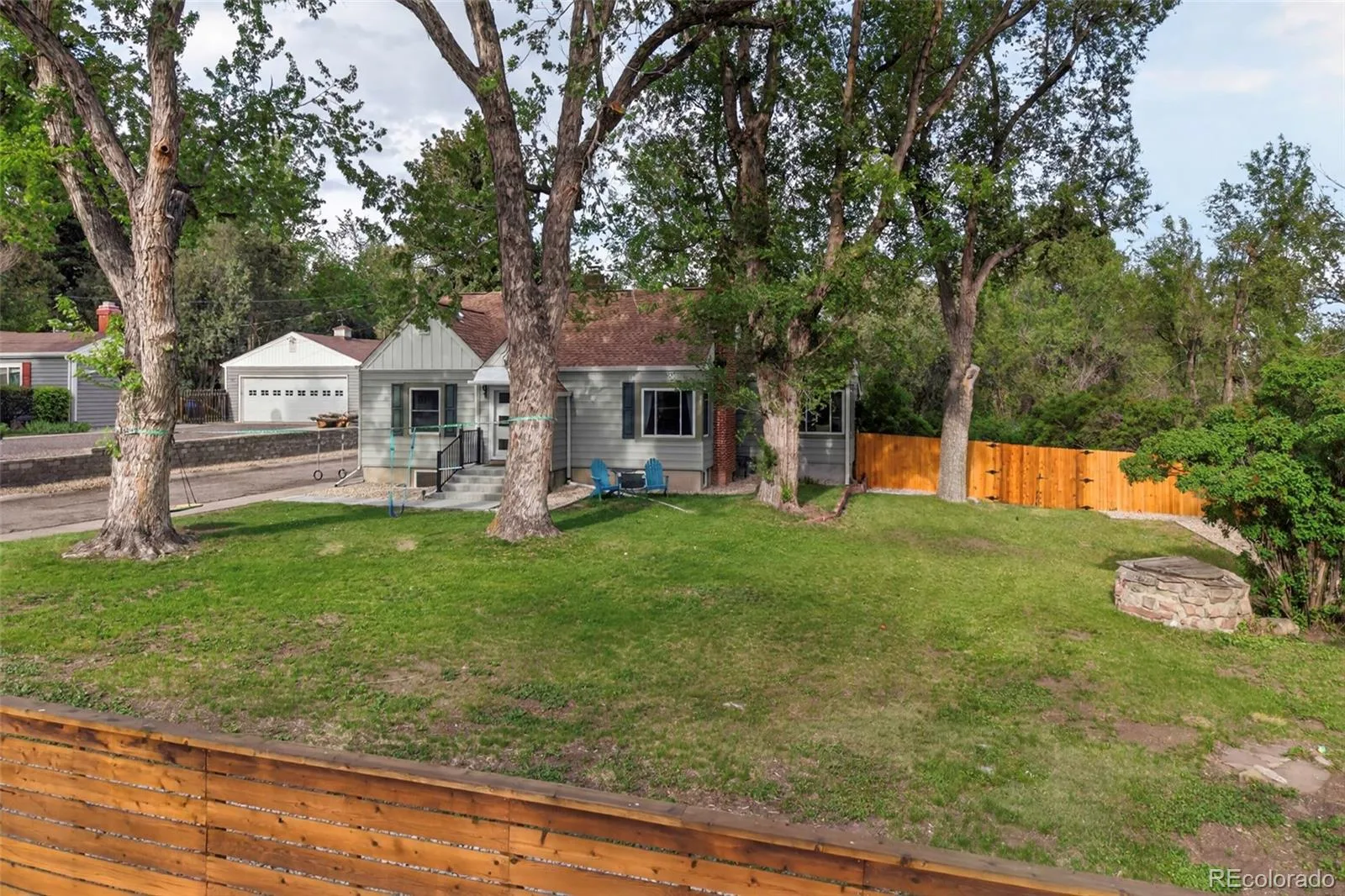 1050 Pikeview Street Lakewood CO 80215 | MLS #REC5988390 08282026204024 1600 43