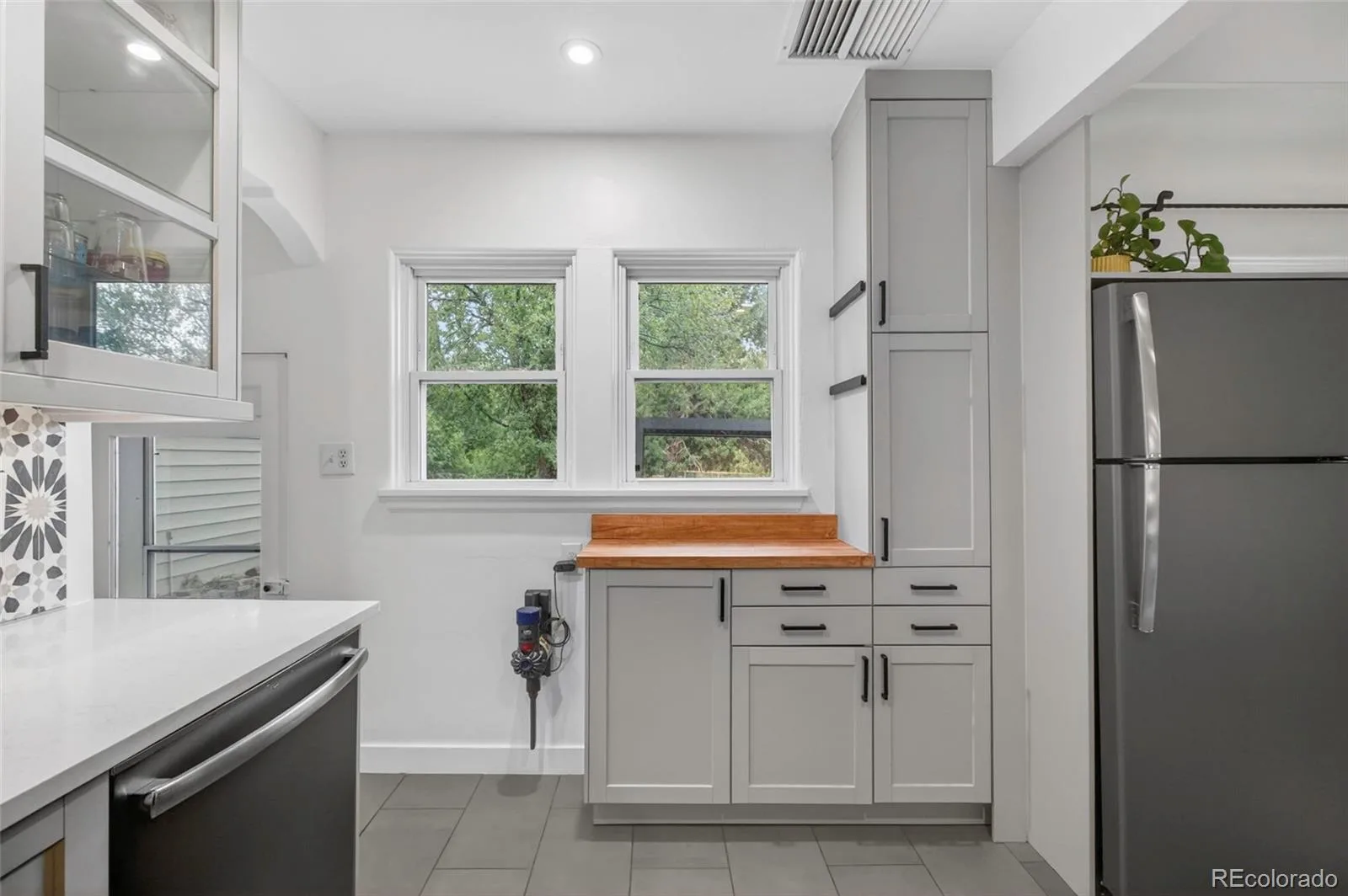 1050 Pikeview Street Lakewood CO 80215 | MLS #REC5988390 08282026204024 1600 5