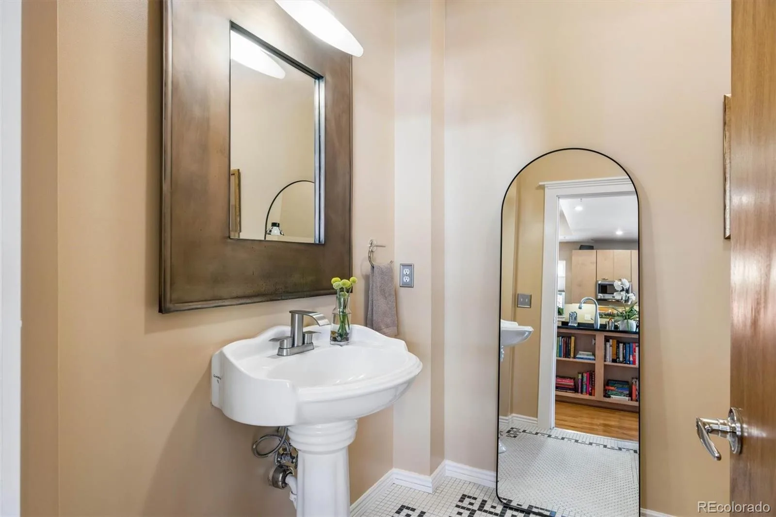 1352 N Pennsylvania Street #5 Denver CO 80203 | MLS #REC5988634 08292026001945 1600 17