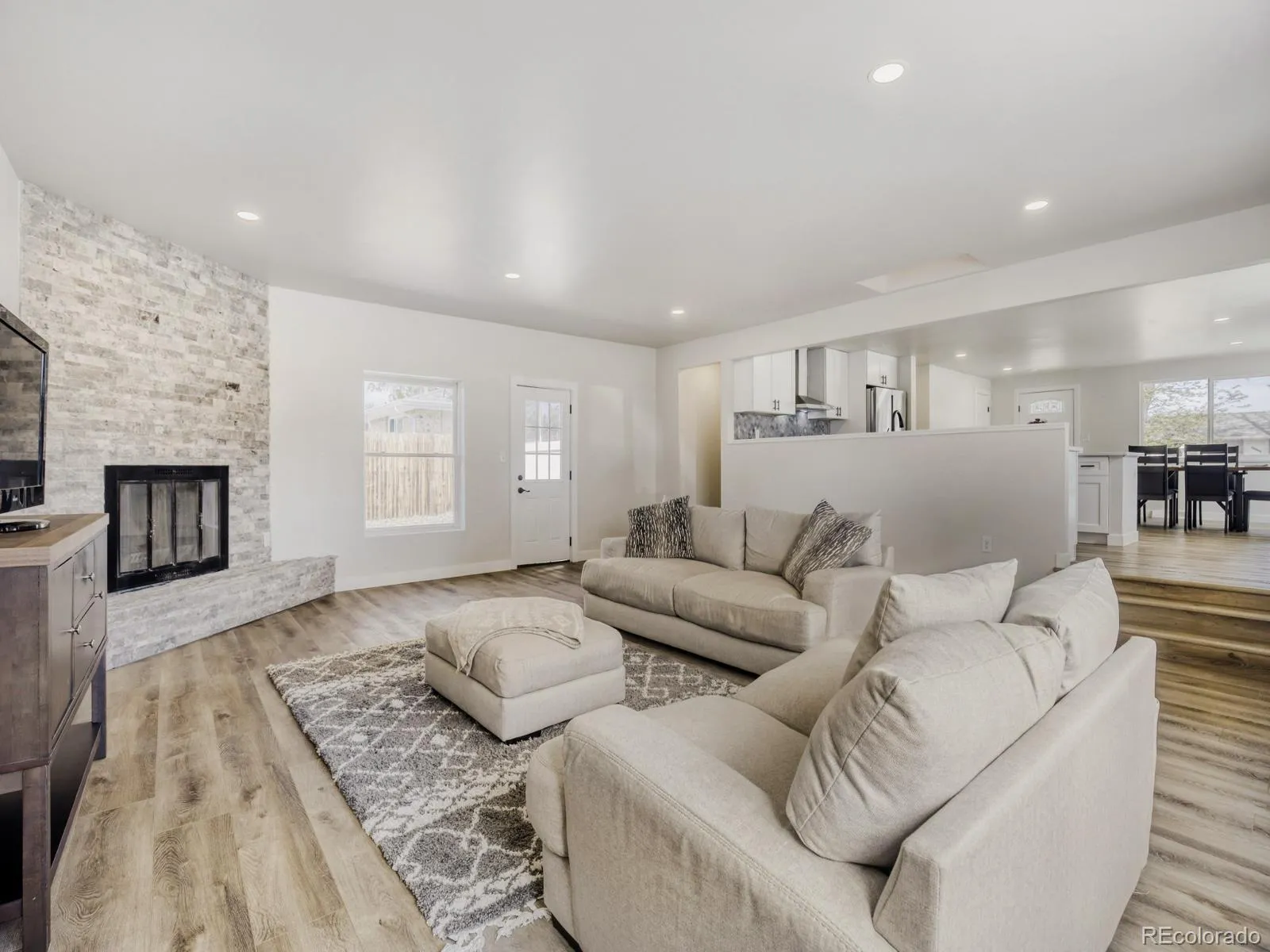 04222026041957 1600 12