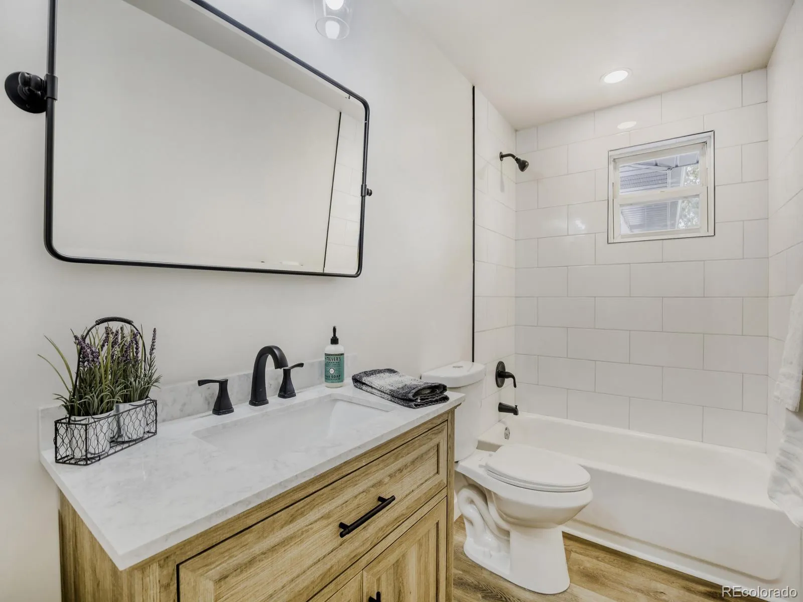 04222026041957 1600 13