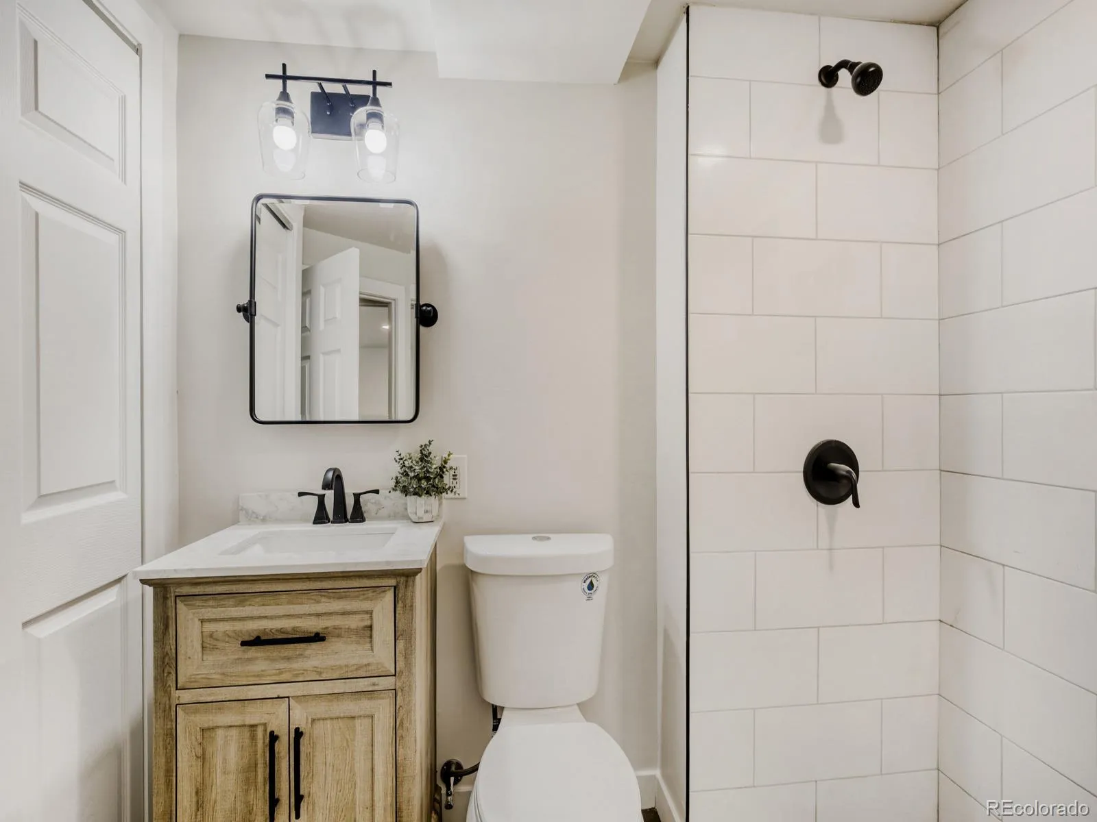 04222026041957 1600 21