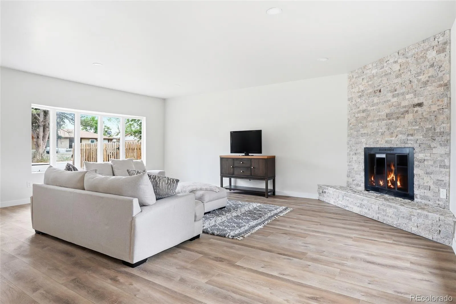 405 Elliott Street Longmont CO 80504 MLS #REC5992411 05022026060216 1600 16