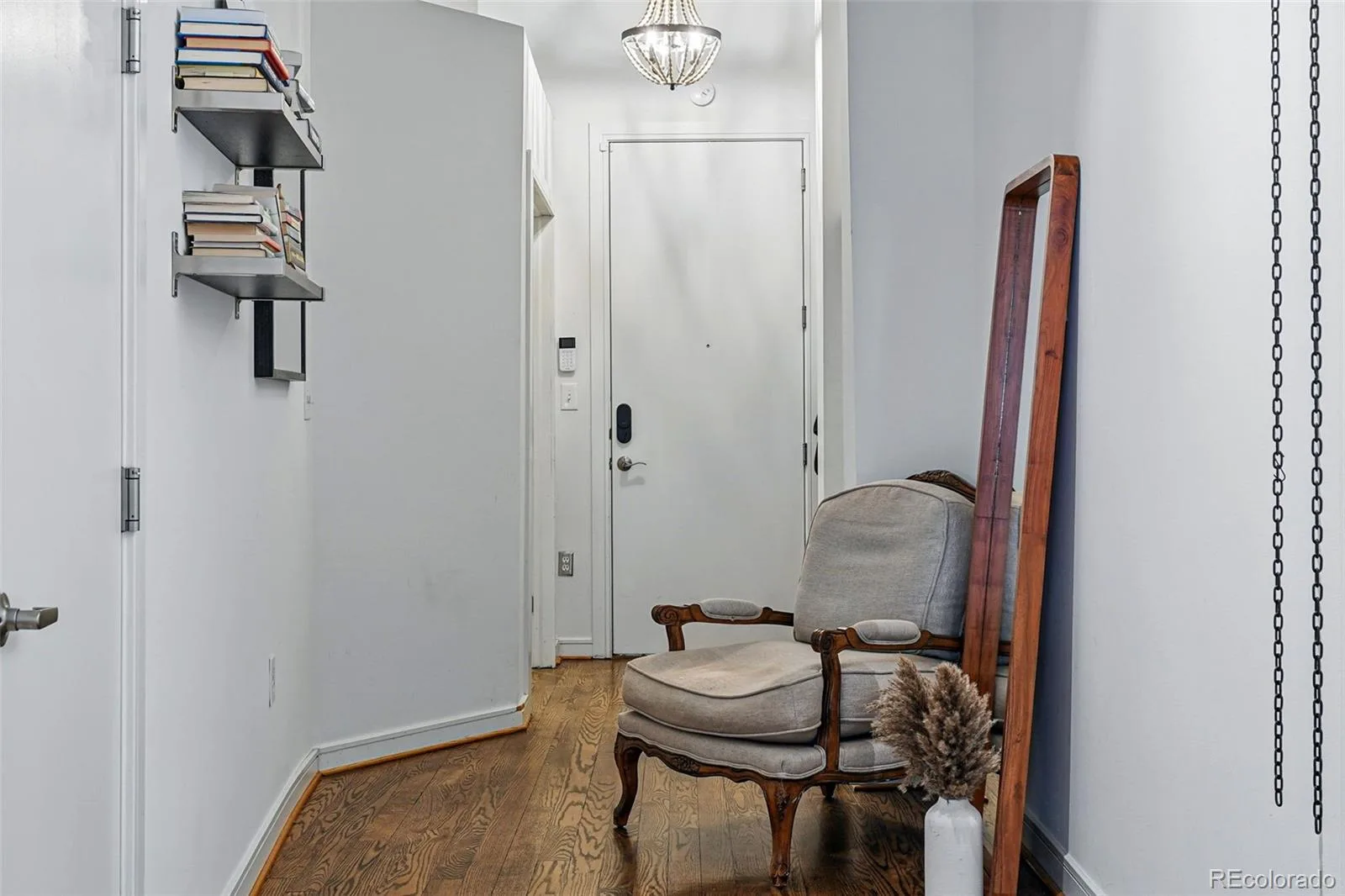 2441 N Broadway #113 Denver CO 80205 MLS #REC5998039 06142026032040 1600 21