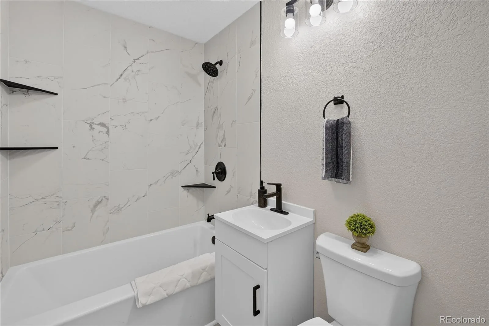 1580 S Zuni Street Denver CO 80223 | MLS #REC6003550 10172026223117 1600 34