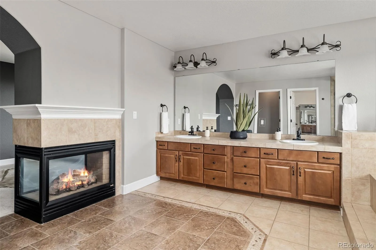 6577 Esperanza Drive Castle Rock CO 80108 MLS #REC6008694 07282026152900 1600 34