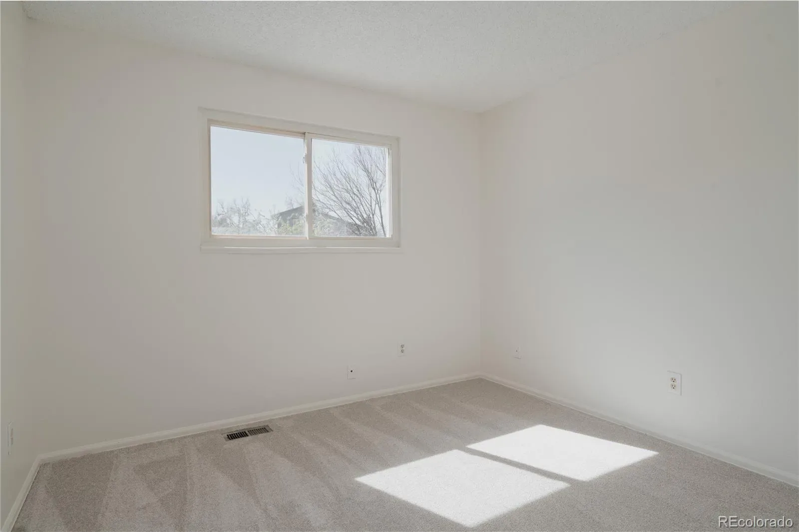 03272026001252 1600 21