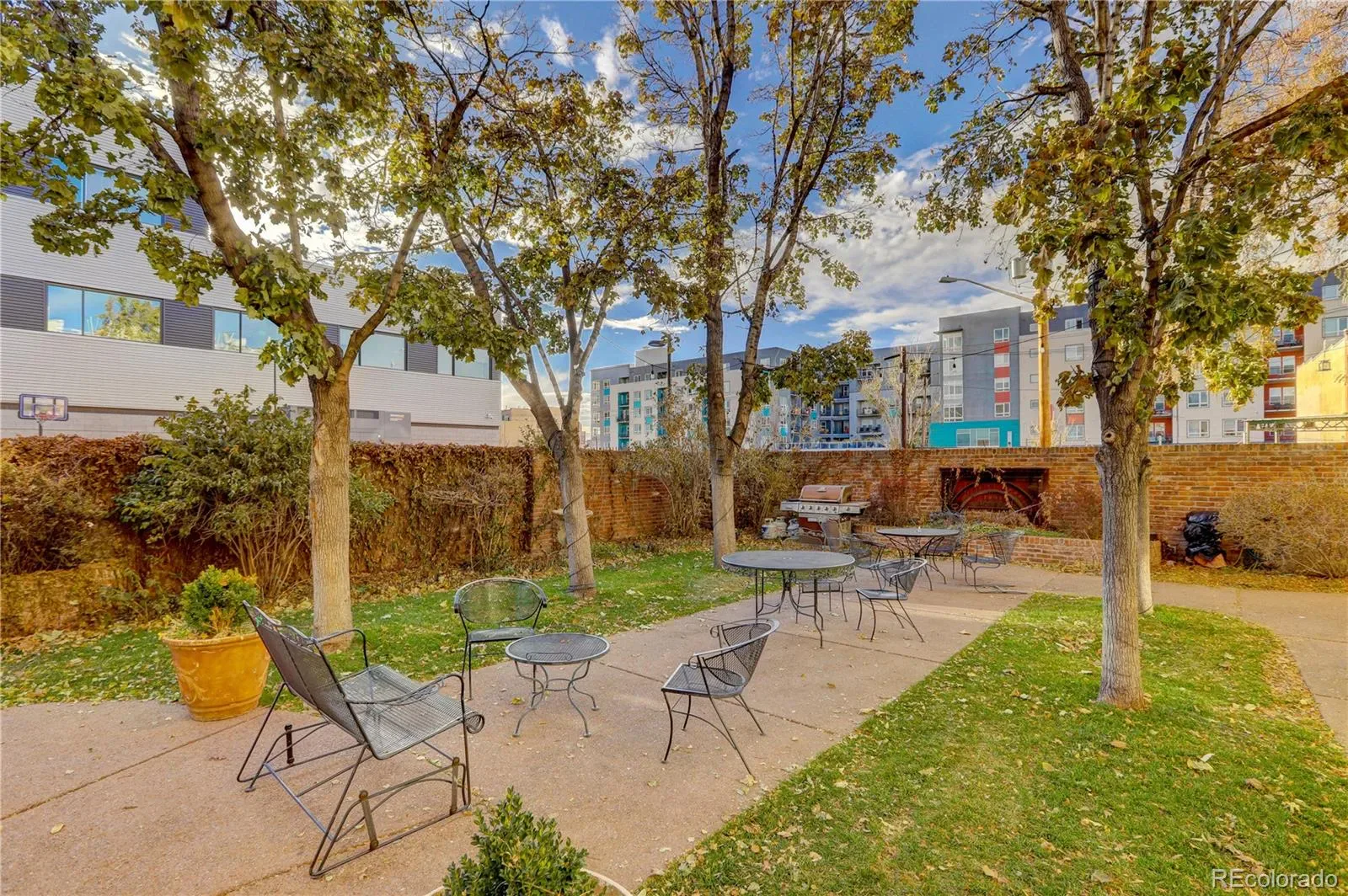 2193 Arapahoe Street #11 Denver CO 80205 | MLS #REC6015154 03142026233636 1600 42