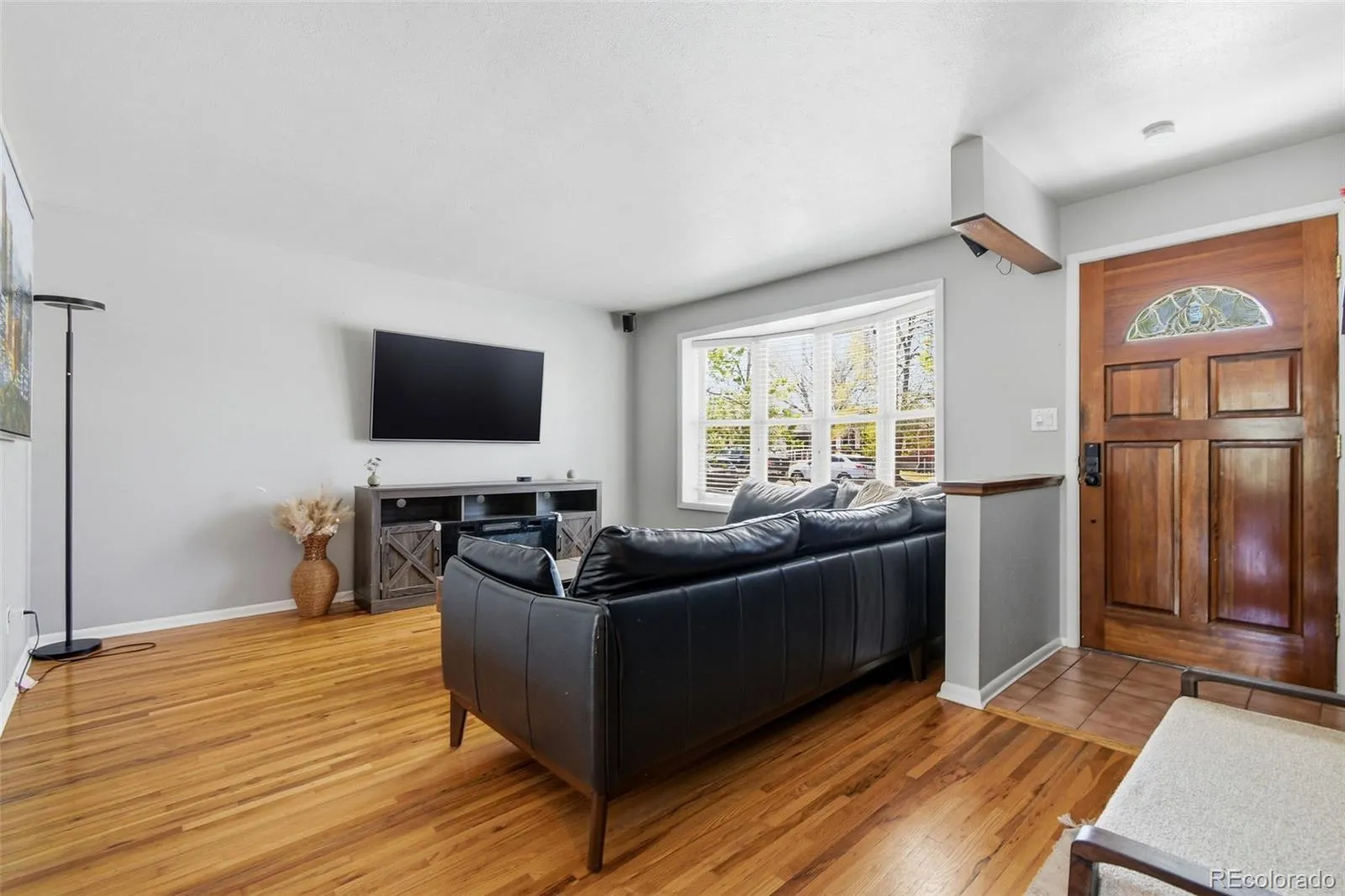 424 S Uvalda Circle Aurora CO 80012 MLS #REC6015901 04202026140657 1600 3