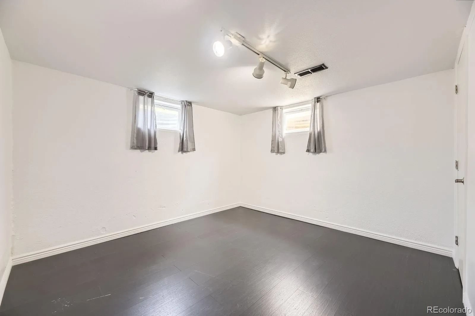 10633 E 6th Place Aurora CO 80010 MLS #REC6023443 05072026021021 1600 19