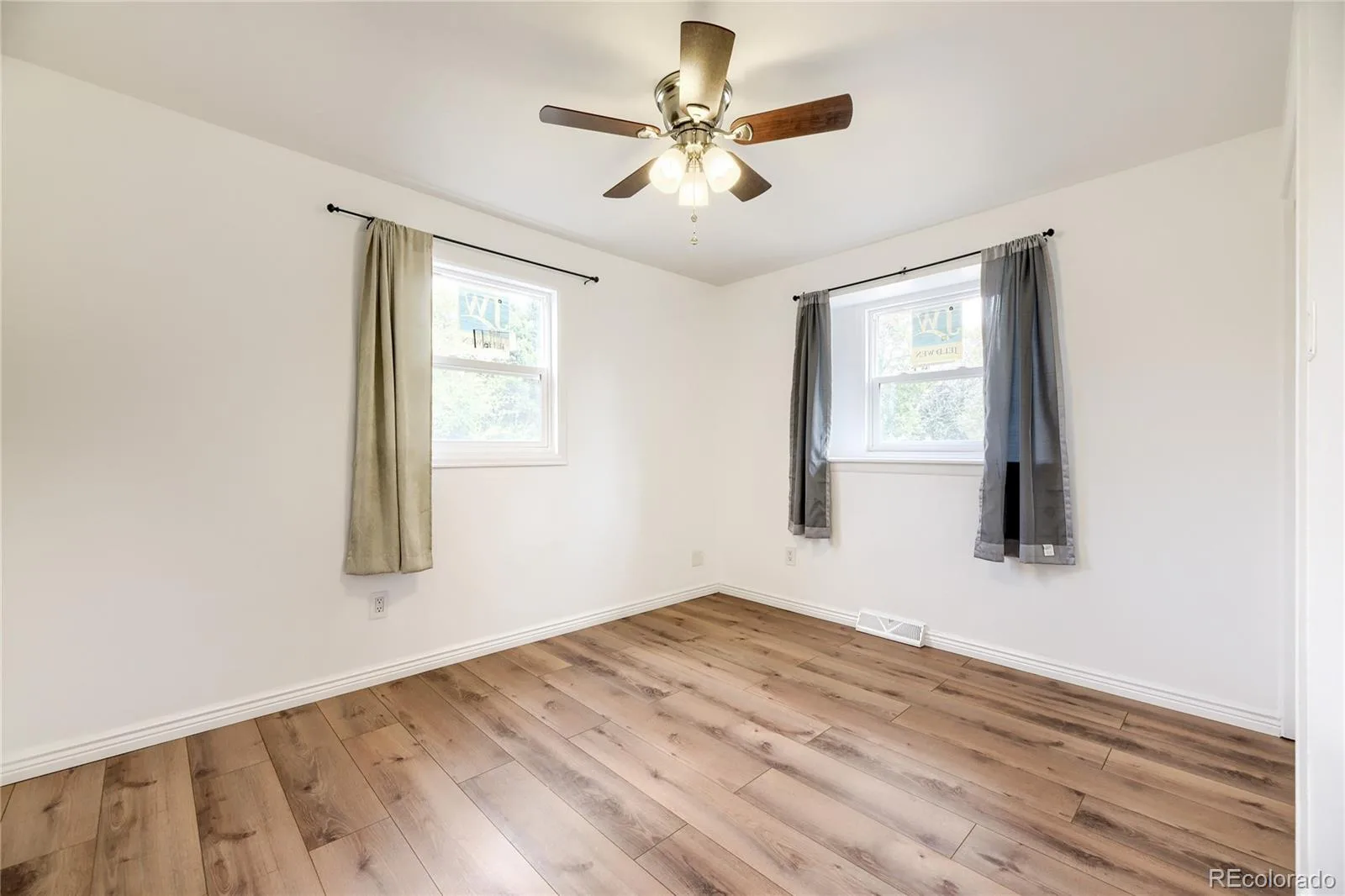 10633 E 6th Place Aurora CO 80010 | MLS #REC6023443 08212026145030 1600 11