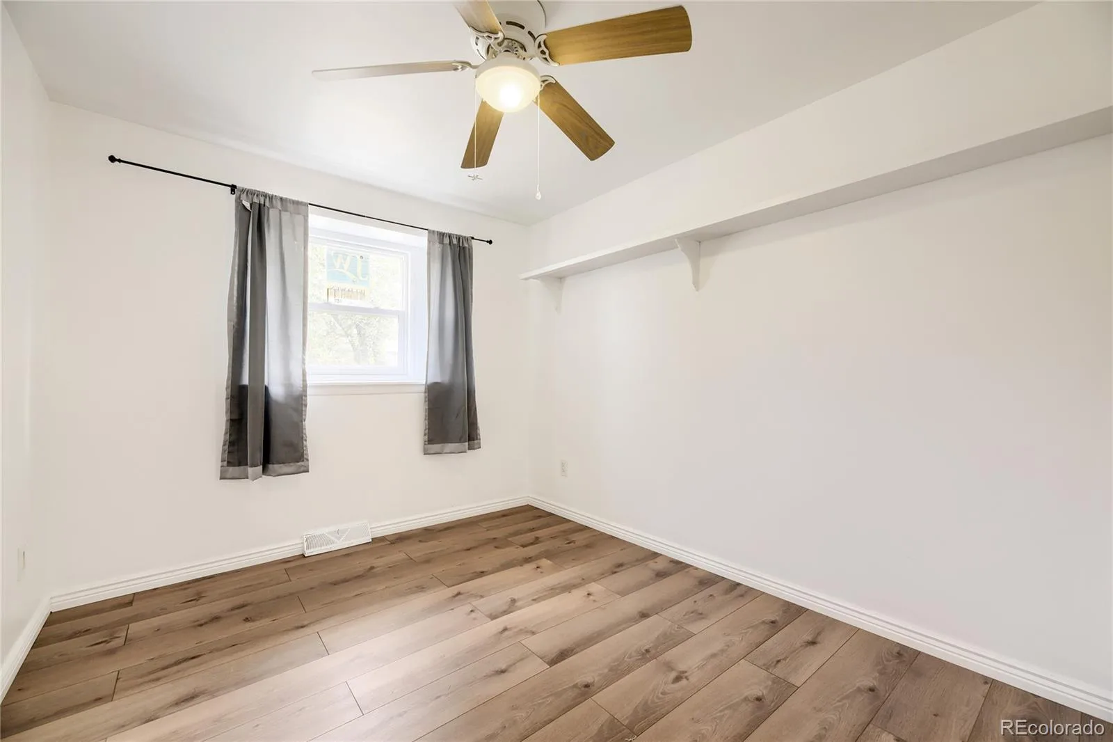 10633 E 6th Place Aurora CO 80010 | MLS #REC6023443 08212026145030 1600 13