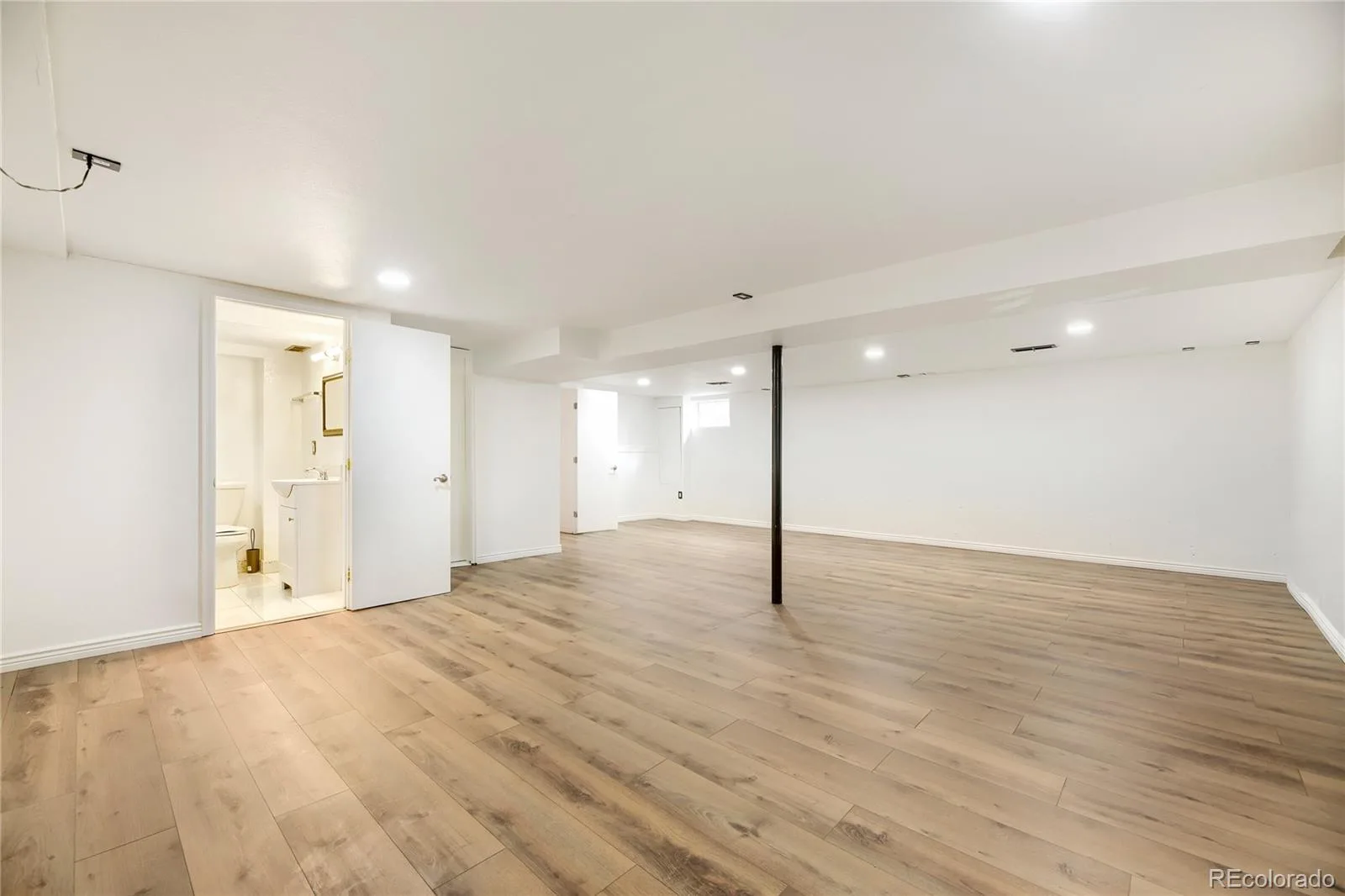 10633 E 6th Place Aurora CO 80010 | MLS #REC6023443 08212026145030 1600 19