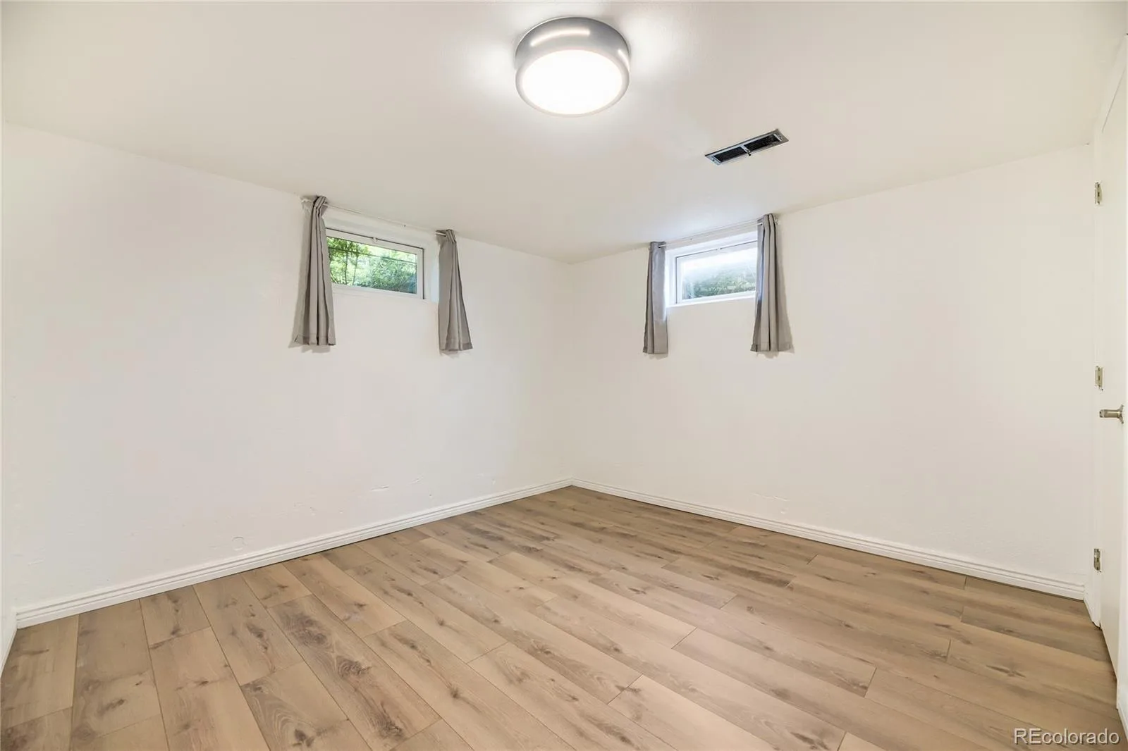 10633 E 6th Place Aurora CO 80010 | MLS #REC6023443 08212026145030 1600 20