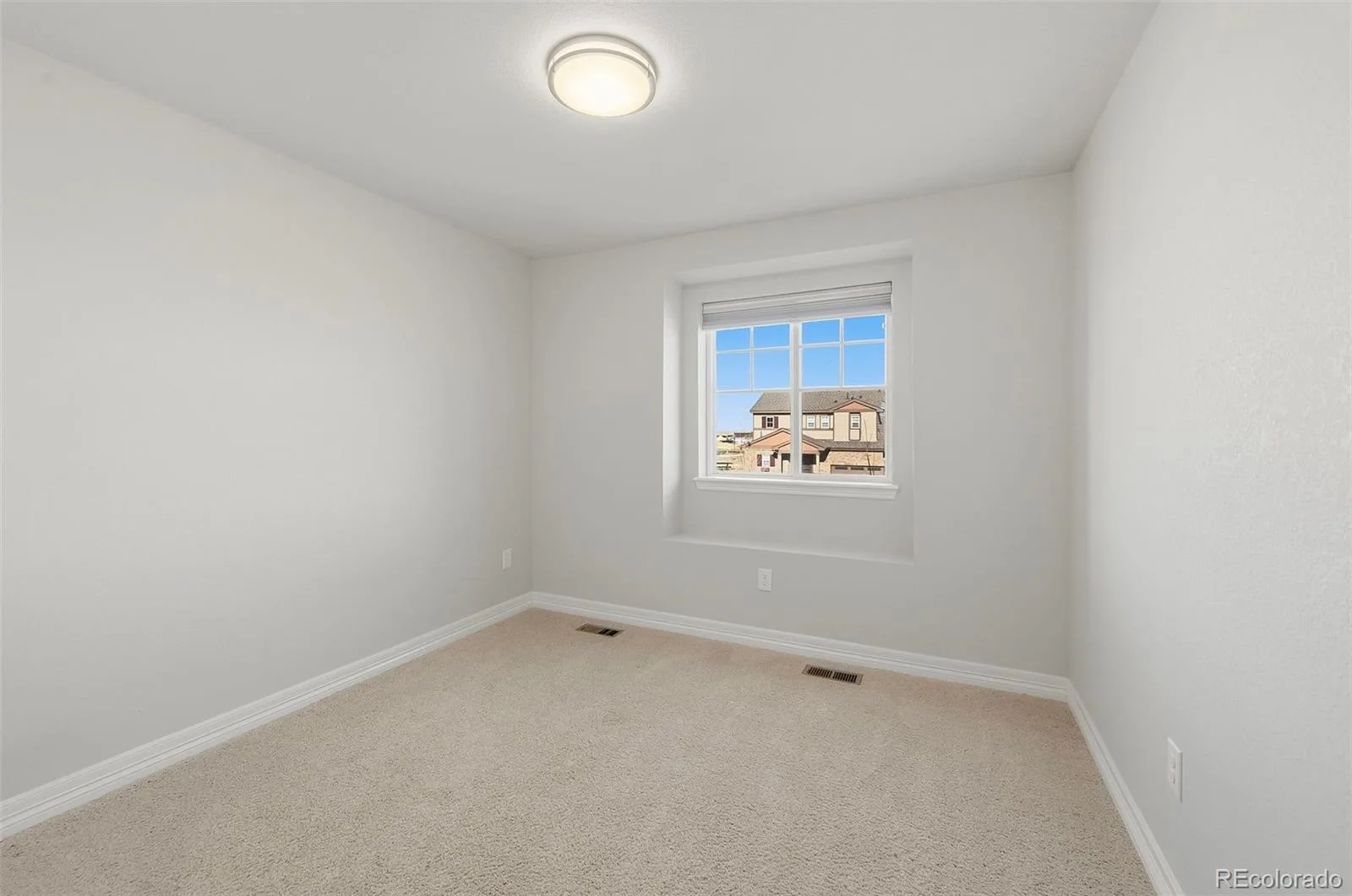 7363 S Scottsburg Way Aurora CO 80016 | MLS #REC6023901 08252026174916 1600 24