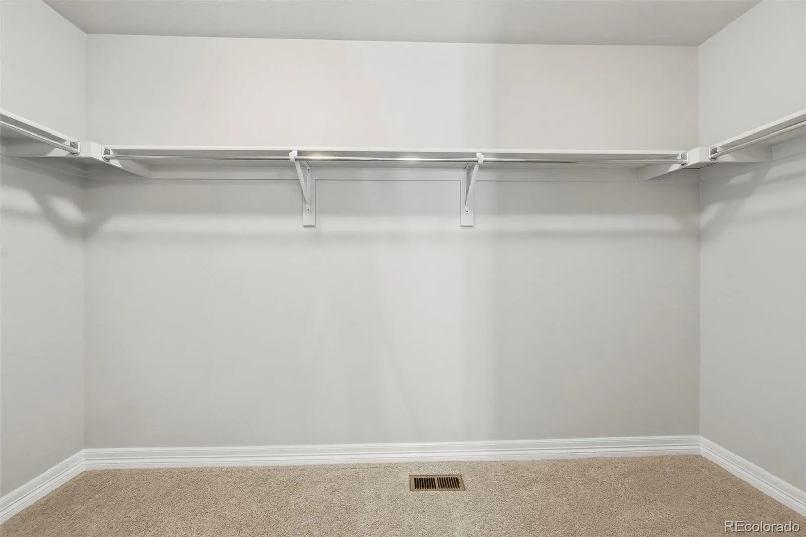 7363 S Scottsburg Way Aurora CO 80016 | MLS #REC6023901 08252026174916 1600 31