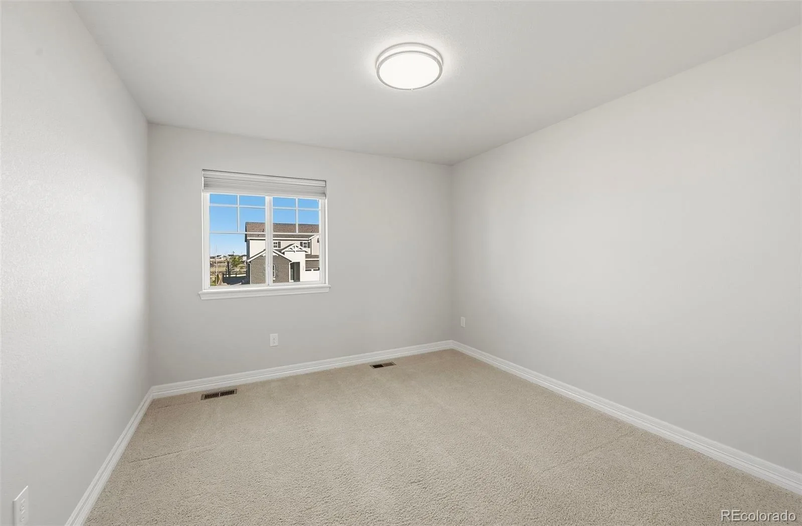 7363 S Scottsburg Way Aurora CO 80016 | MLS #REC6023901 08252026174916 1600 35