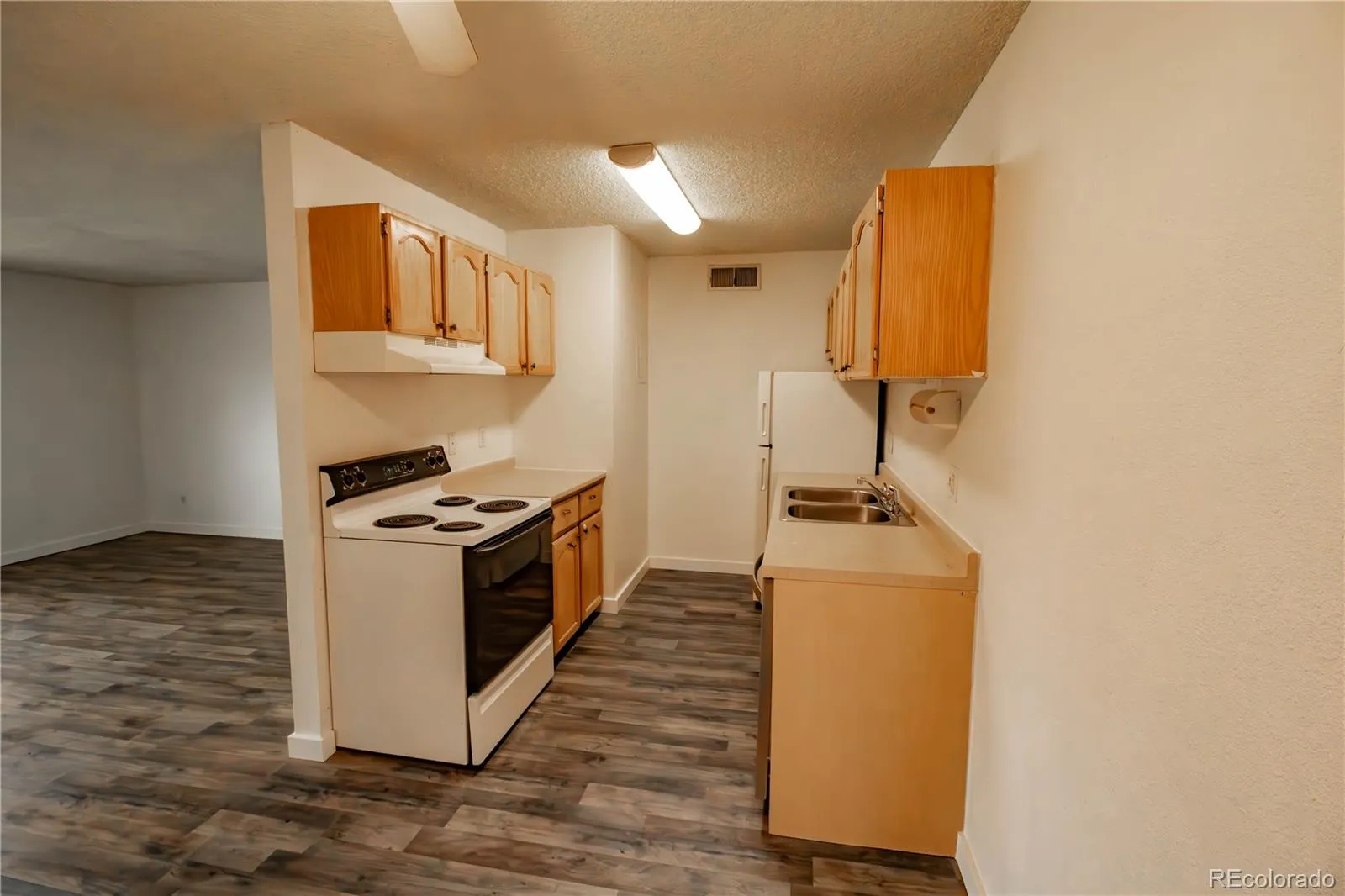 10211 Ura Lane #308 #9 Thornton CO 80260 MLS #REC6024794 04292026205644 1600 3