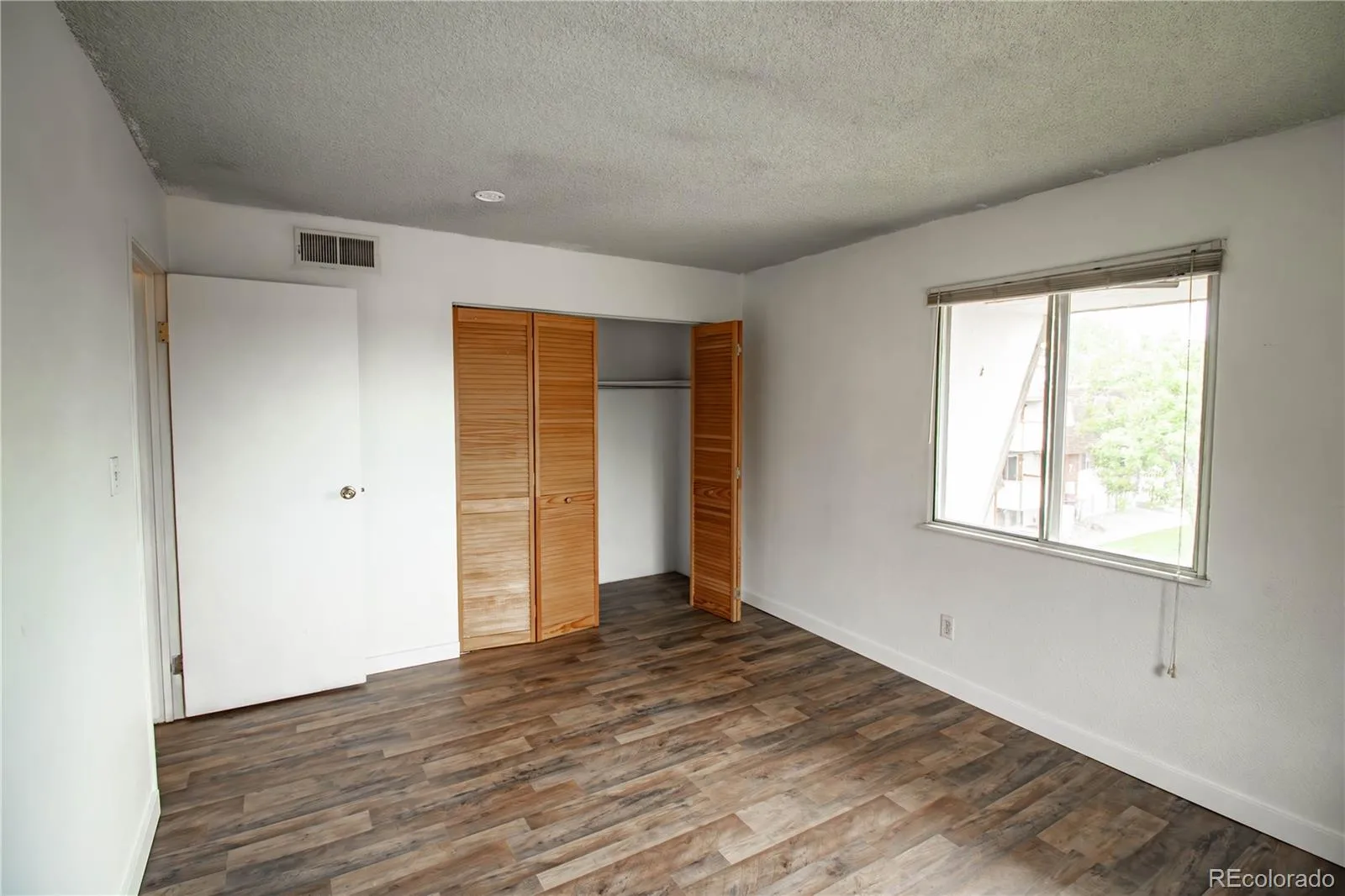 10211 Ura Lane #308 #9 Thornton CO 80260 MLS #REC6024794 04292026205644 1600 6