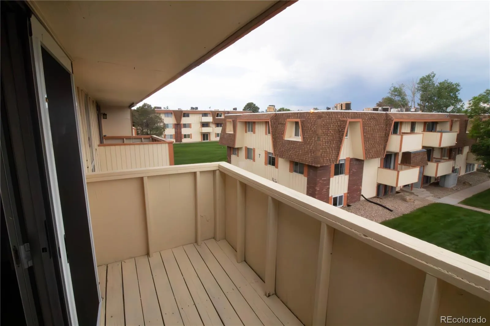 10211 Ura Lane #308 #9 Thornton CO 80260 MLS #REC6024794 04292026205644 1600 8