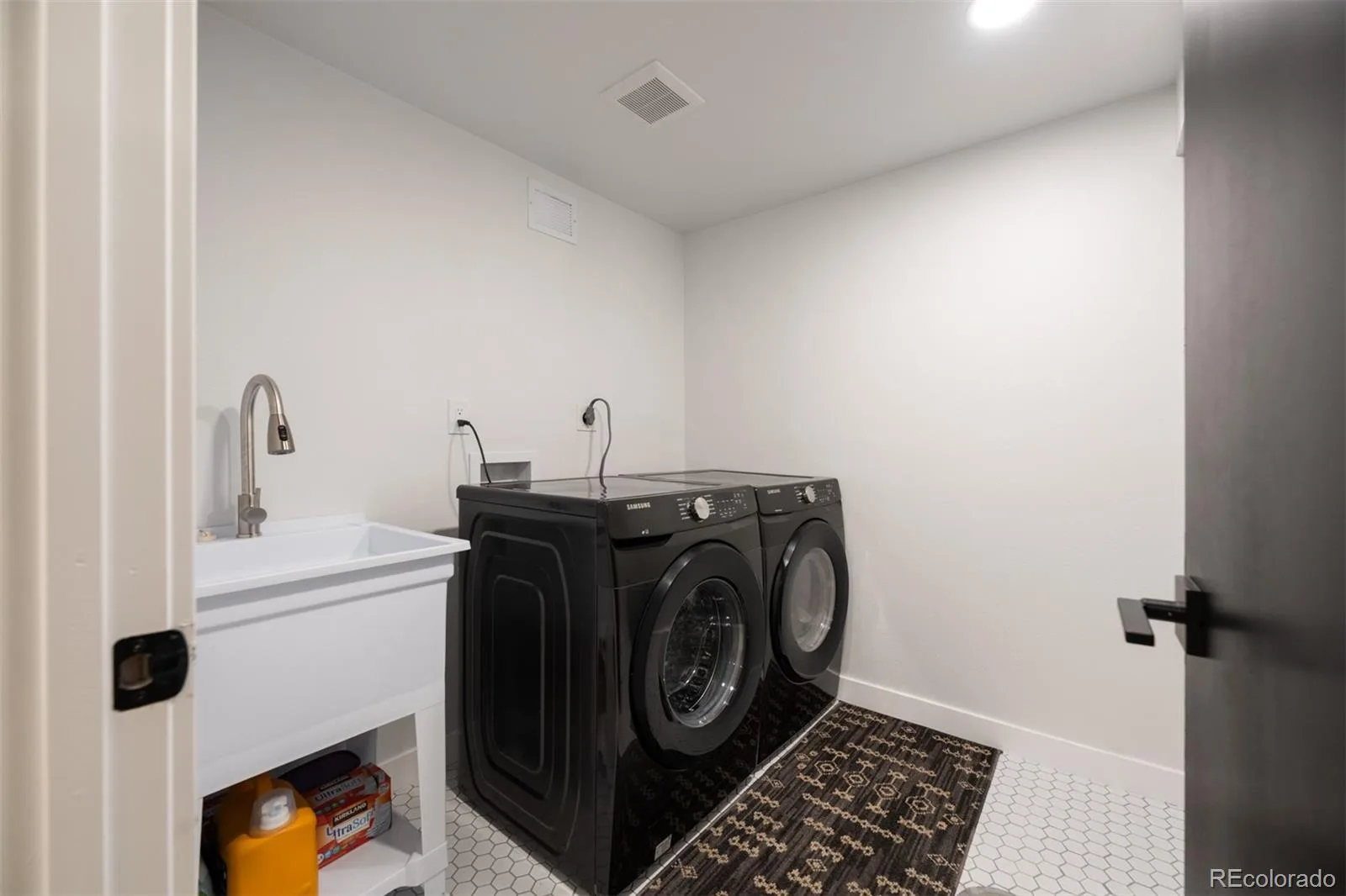 11056 W 62nd Avenue Arvada CO 80004 MLS #REC6025017 06172026235941 1600 39