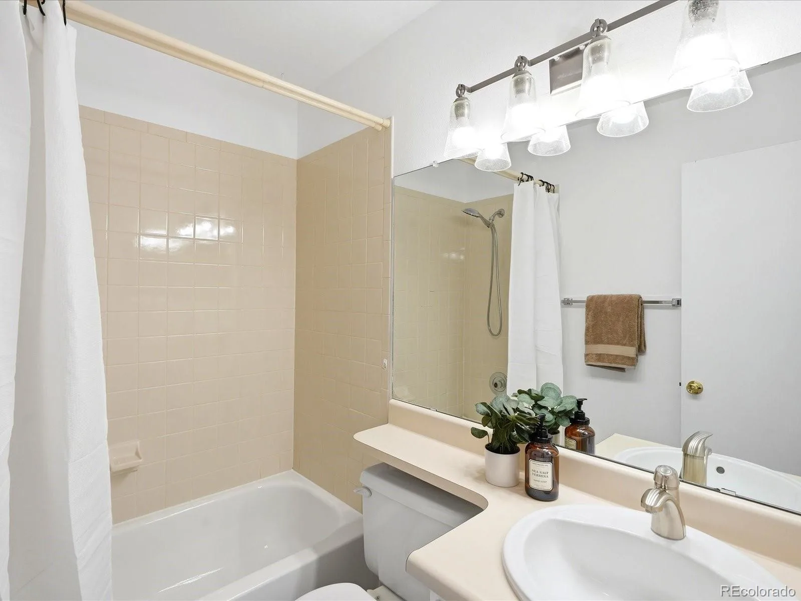 8386 W 87th Drive #A Arvada CO 80005 | MLS #REC6026583 08052026192410 1600 17