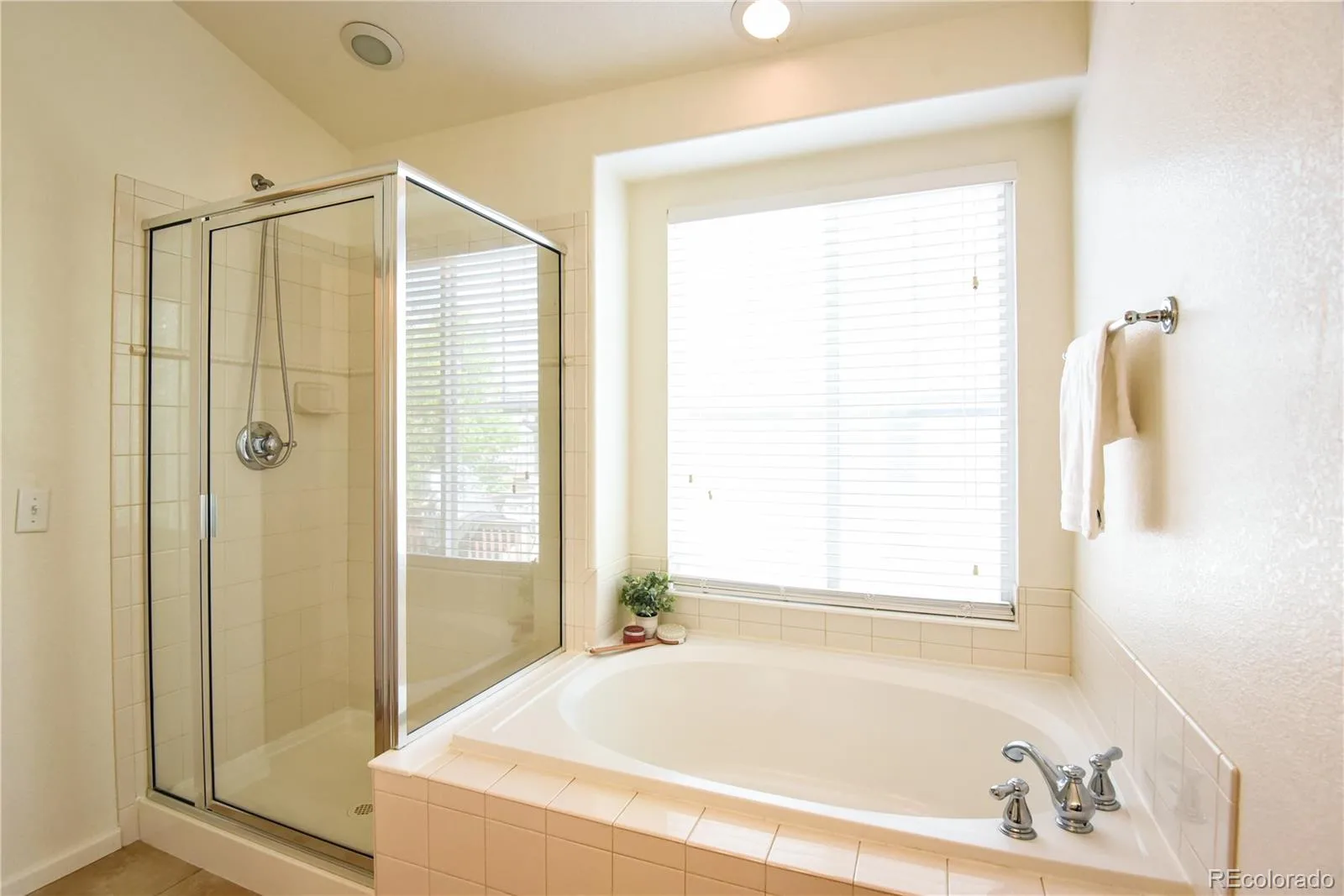 23627 E Bellewood Drive Aurora CO 80016 | MLS #REC6026587 08142026015411 1600 16