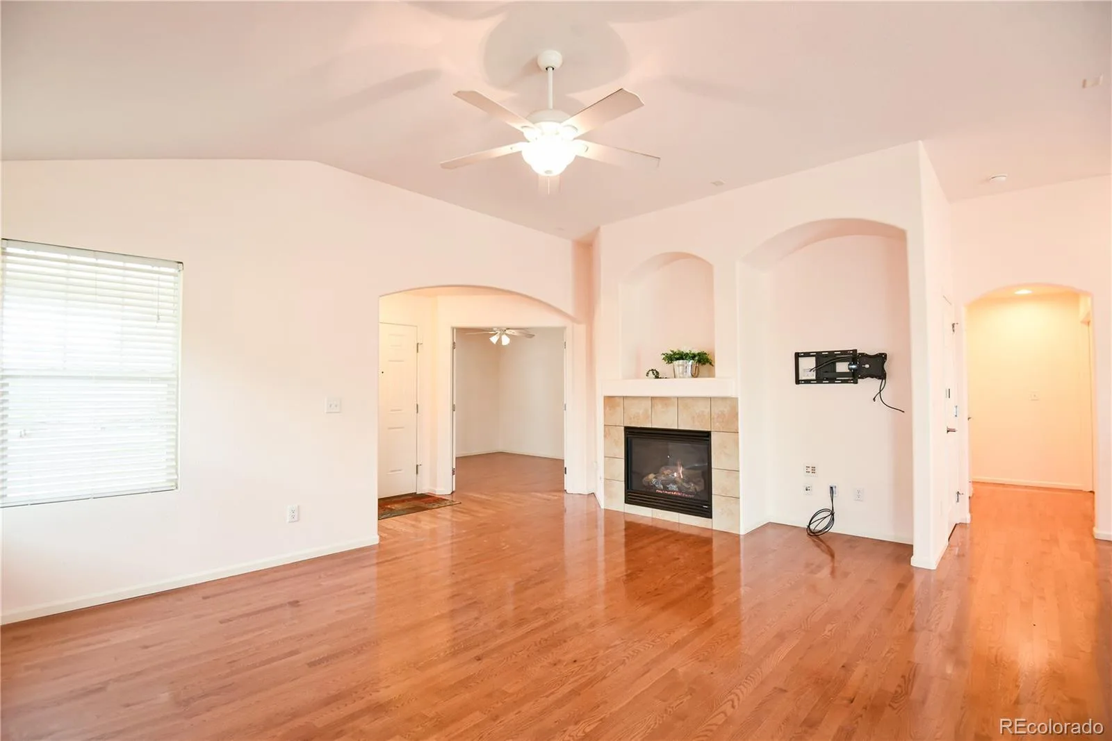 23627 E Bellewood Drive Aurora CO 80016 | MLS #REC6026587 08142026015411 1600 3