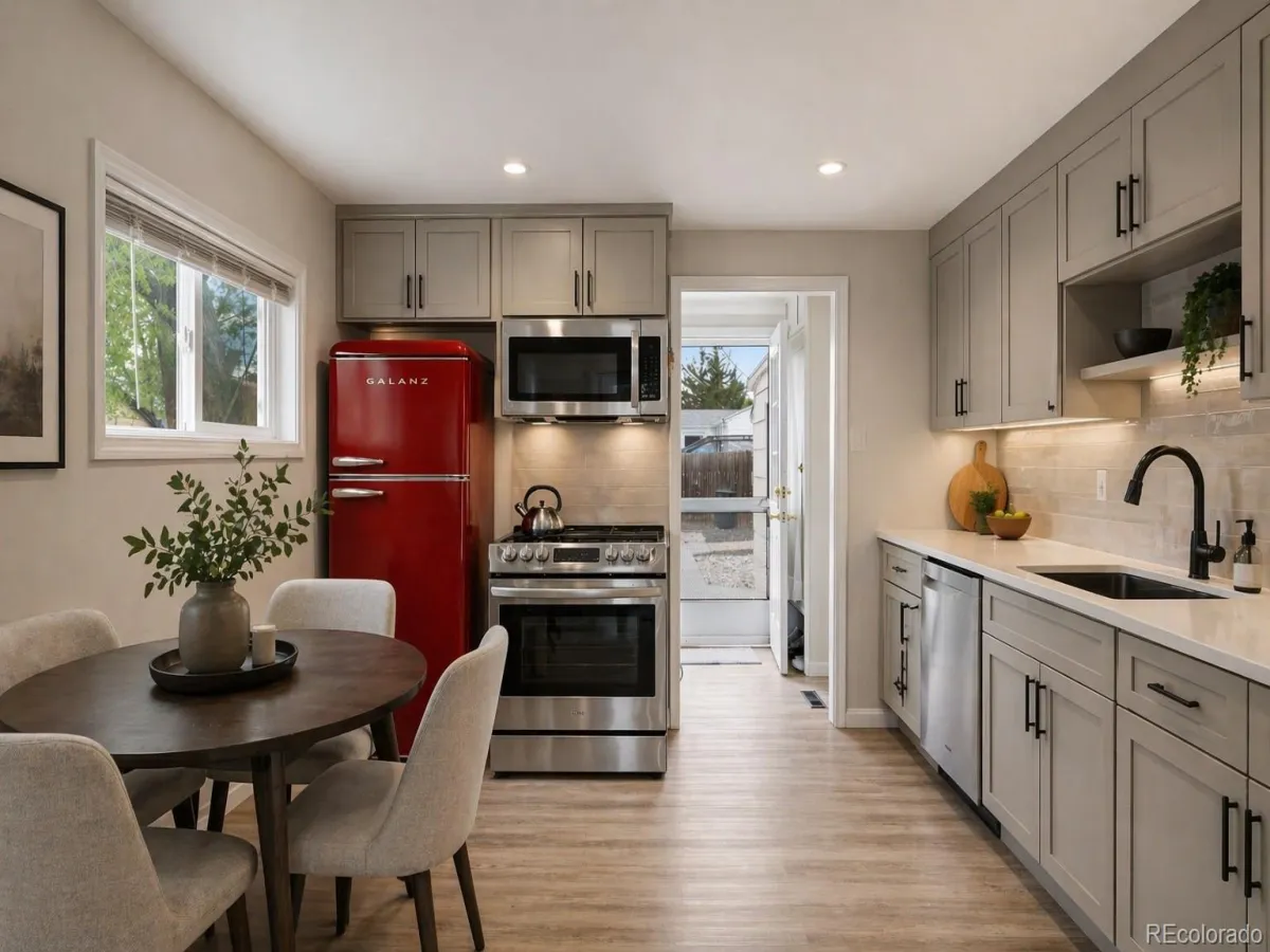 5525 Pierce Court Arvada CO 80002 MLS #REC6028438 04232026213525 1200 30