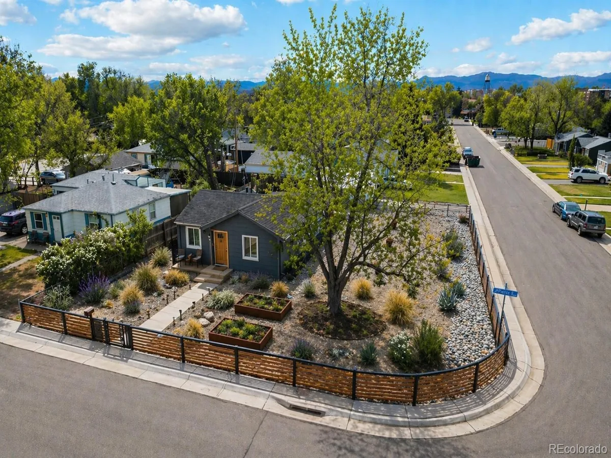 5525 Pierce Court Arvada CO 80002 | MLS #REC6028438 08312026051343 1200 28