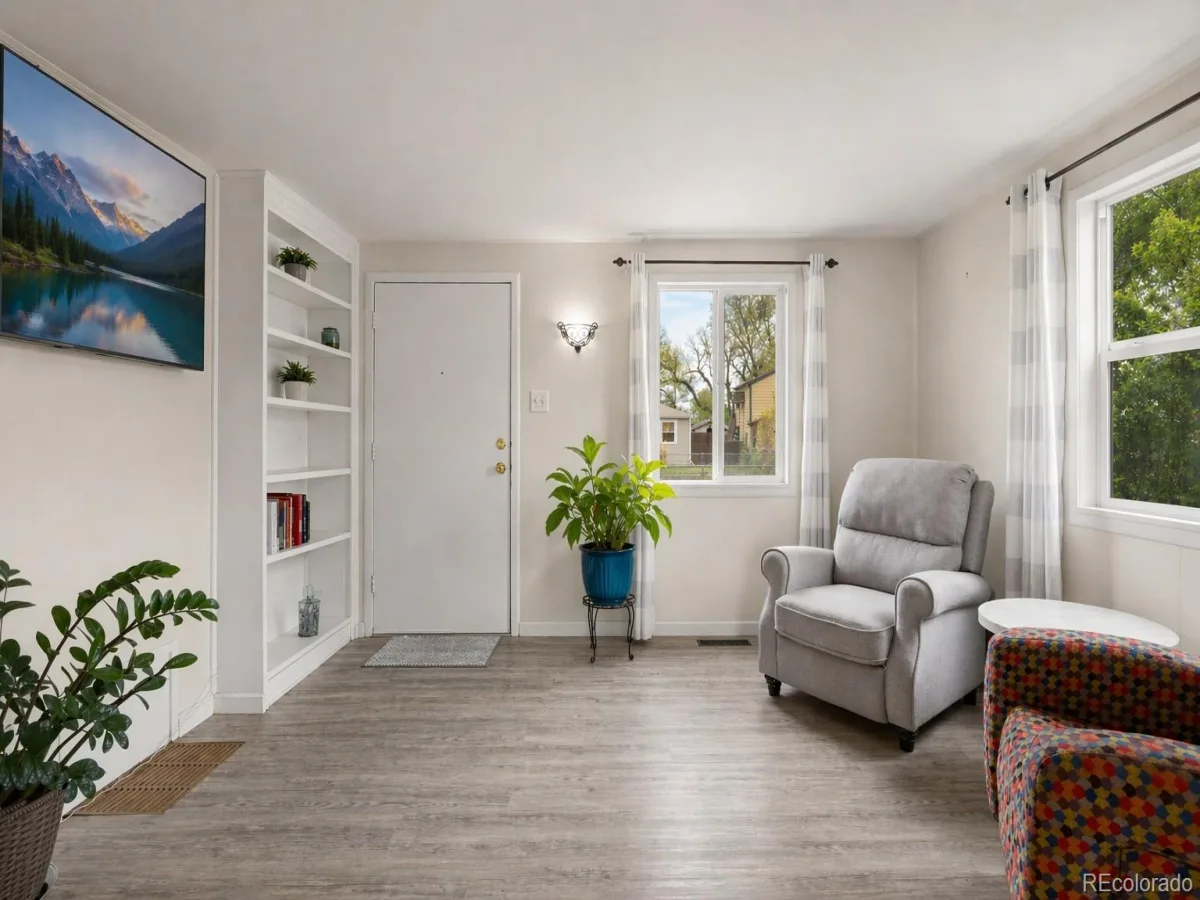 5525 Pierce Court Arvada CO 80002 | MLS #REC6028438 08312026051343 1200 3