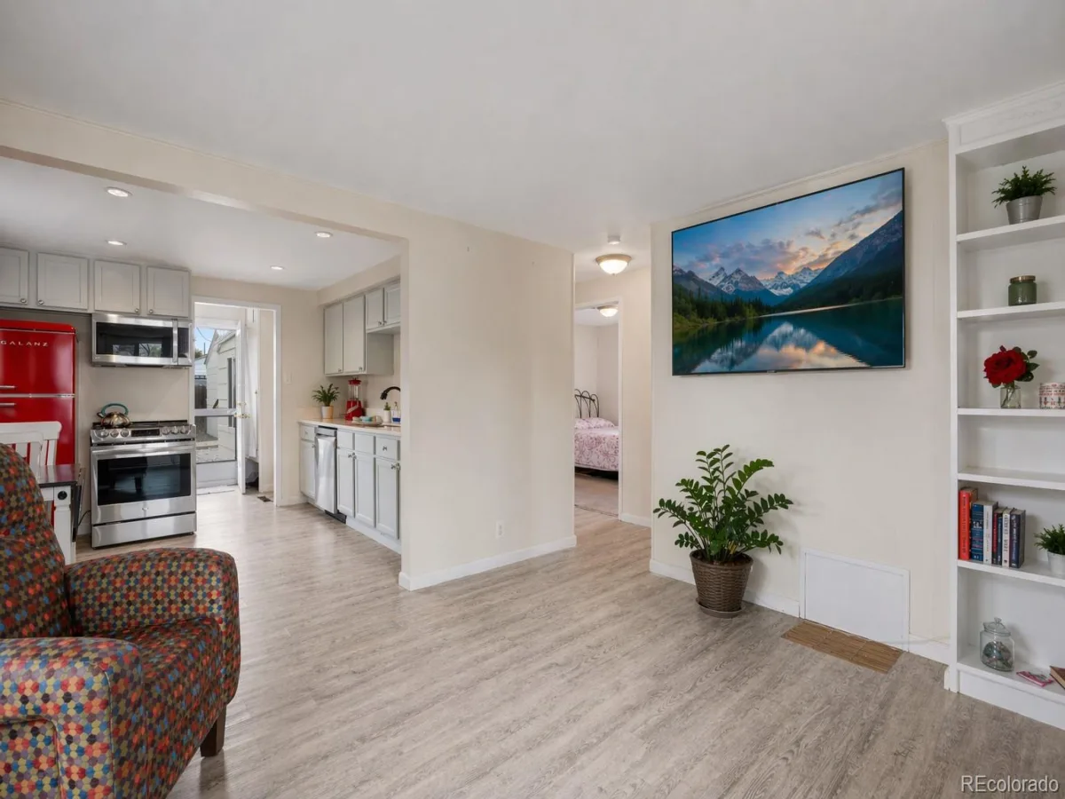 5525 Pierce Court Arvada CO 80002 | MLS #REC6028438 08312026051343 1200 5