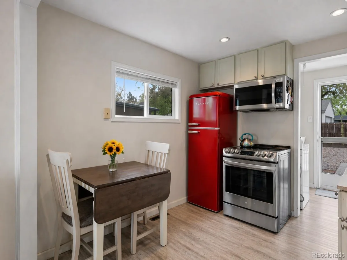 5525 Pierce Court Arvada CO 80002 | MLS #REC6028438 08312026051343 1200 6
