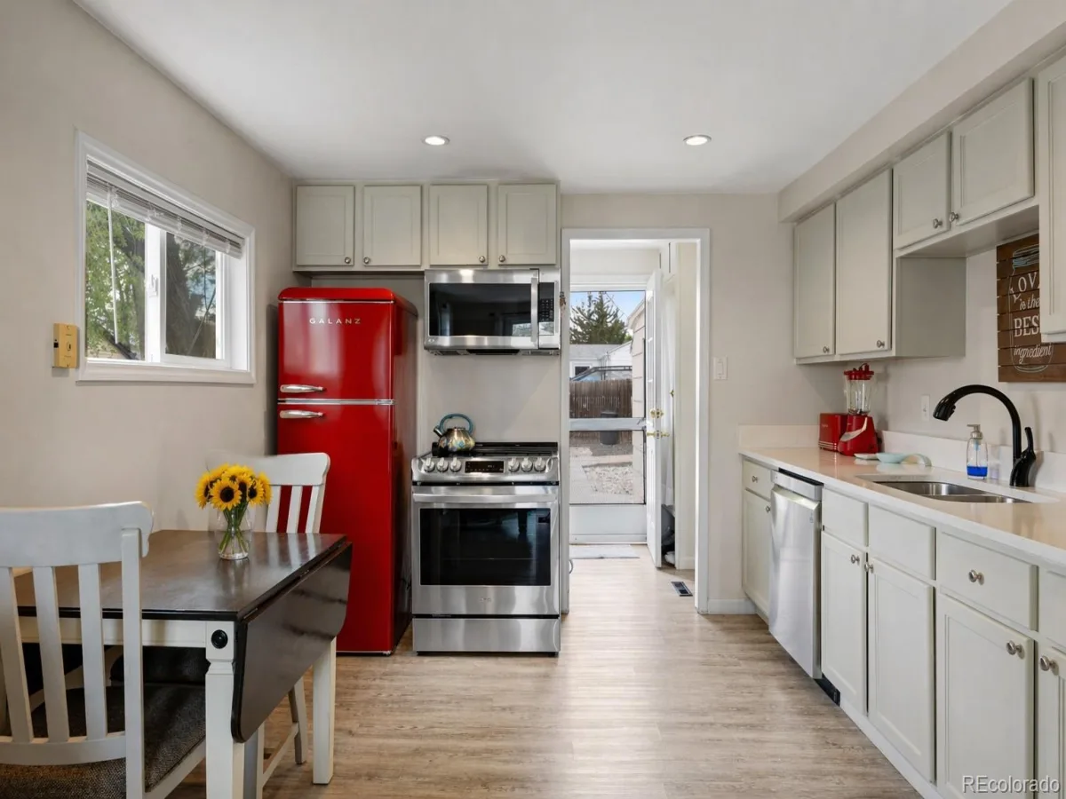 5525 Pierce Court Arvada CO 80002 | MLS #REC6028438 08312026051343 1200 7