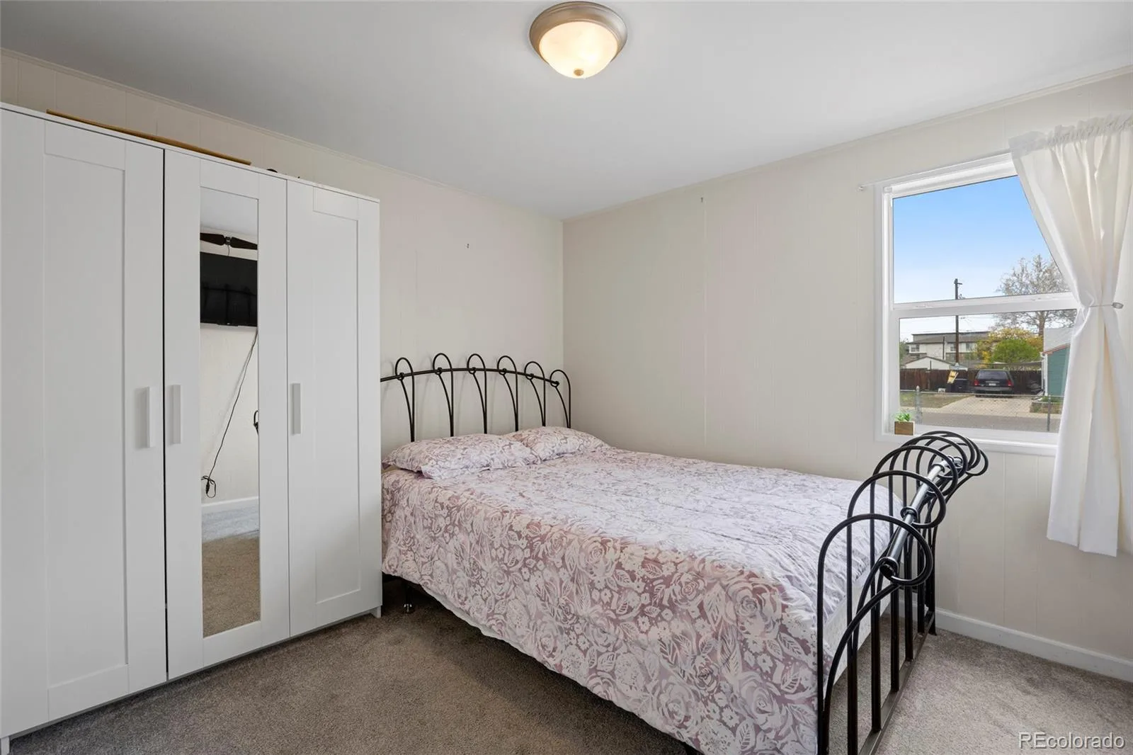 5525 Pierce Court Arvada CO 80002 | MLS #REC6028438 08312026051343 1600 17