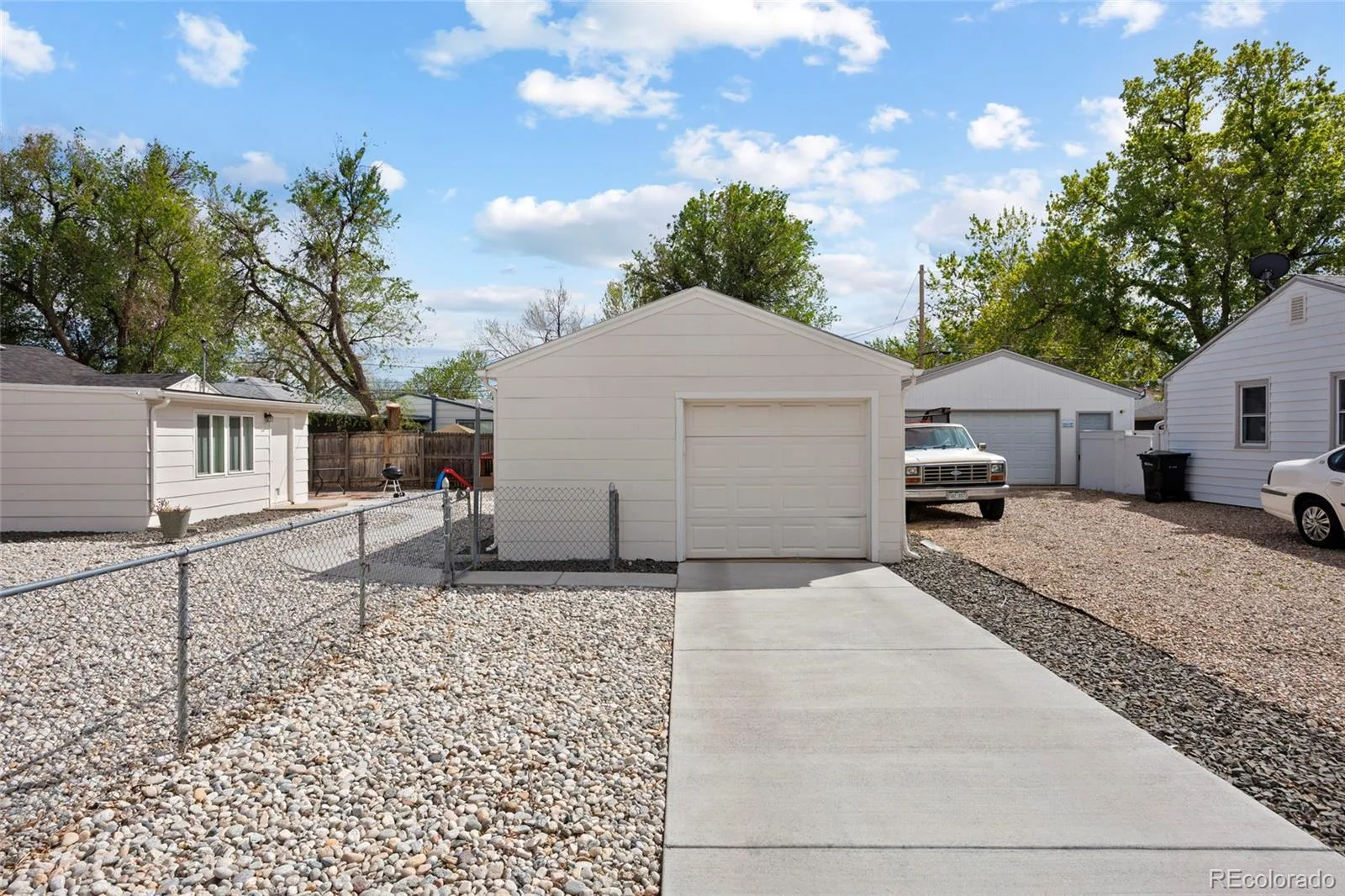 5525 Pierce Court Arvada CO 80002 | MLS #REC6028438 08312026051343 1600 21