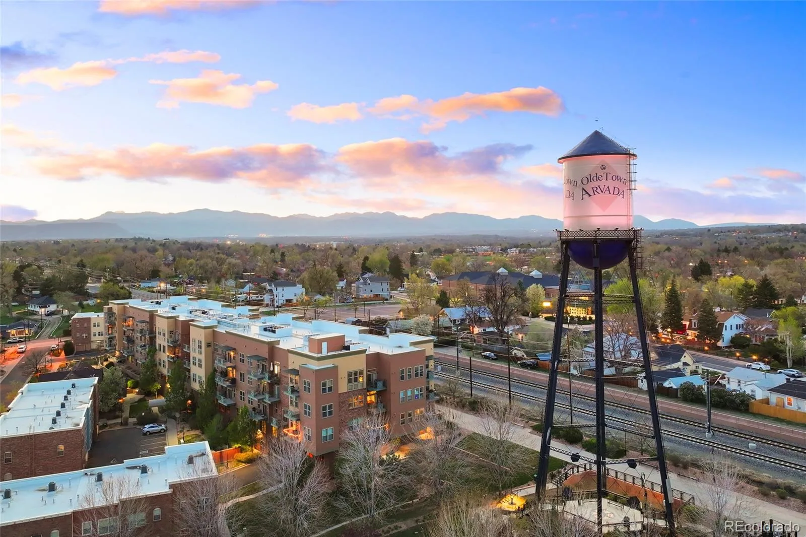 5525 Pierce Court Arvada CO 80002 | MLS #REC6028438 08312026051343 1600 40